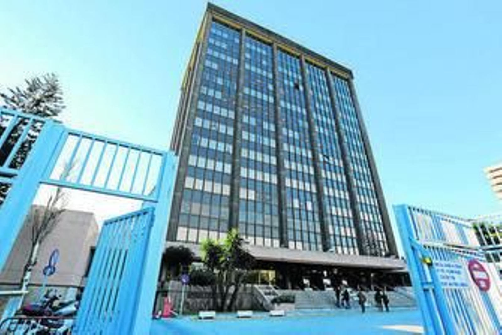 Fachada principal del Edificio Negro.