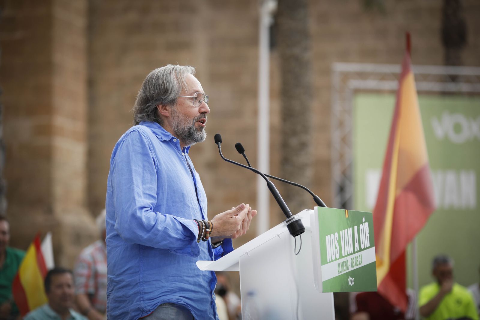 Imágenes de campaña para las elecciones europeas de VOX