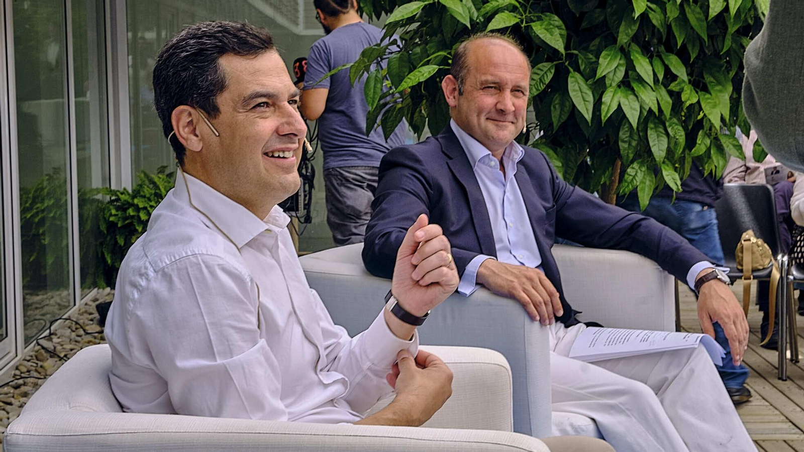 Juancho Ortiz, a la derecha, con el presidente de la Junta, Juan Manuel Moreno, en una imagen de archivo.