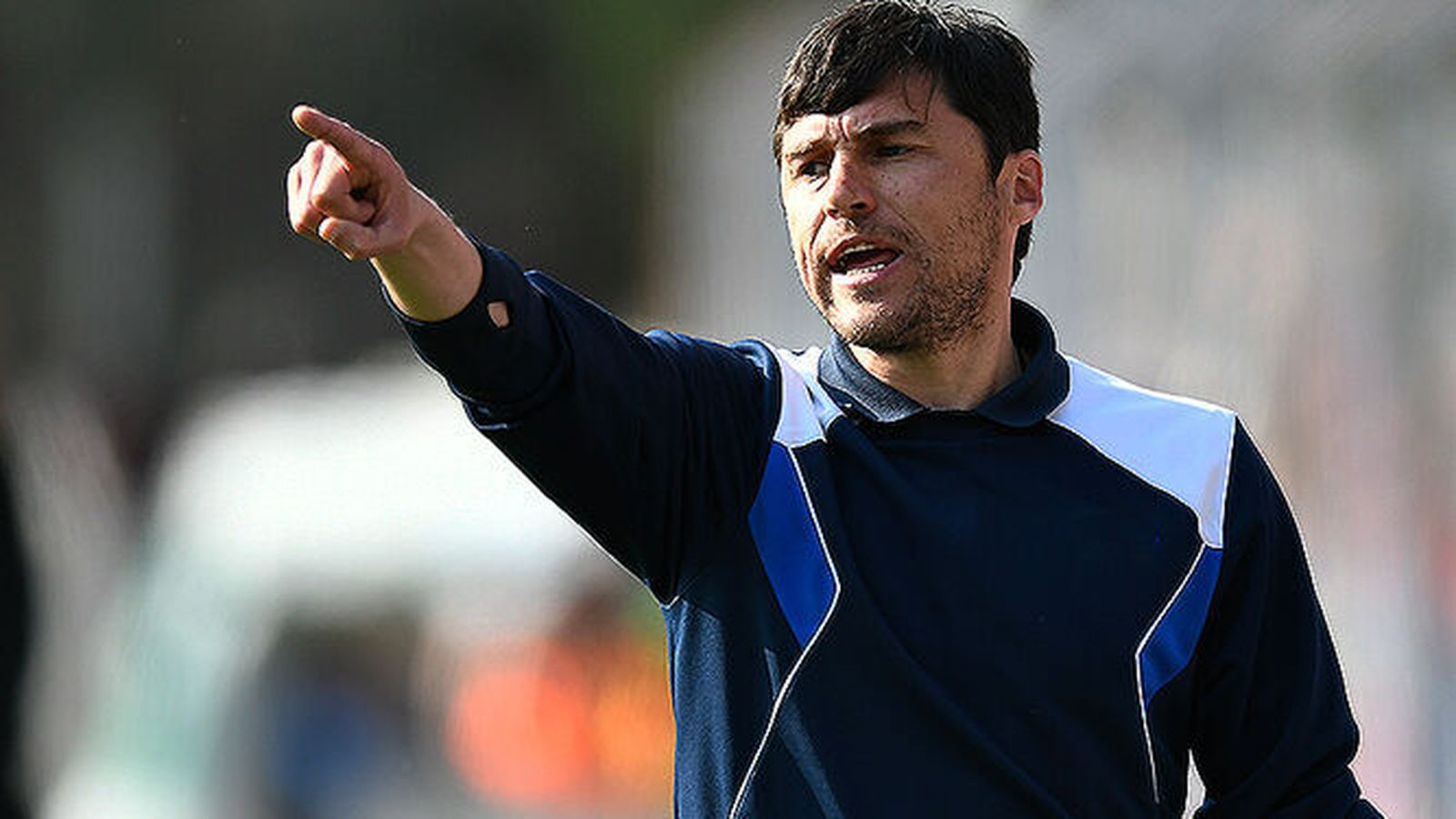 'Cacique' Medina pone rumbo a la capital granadina.