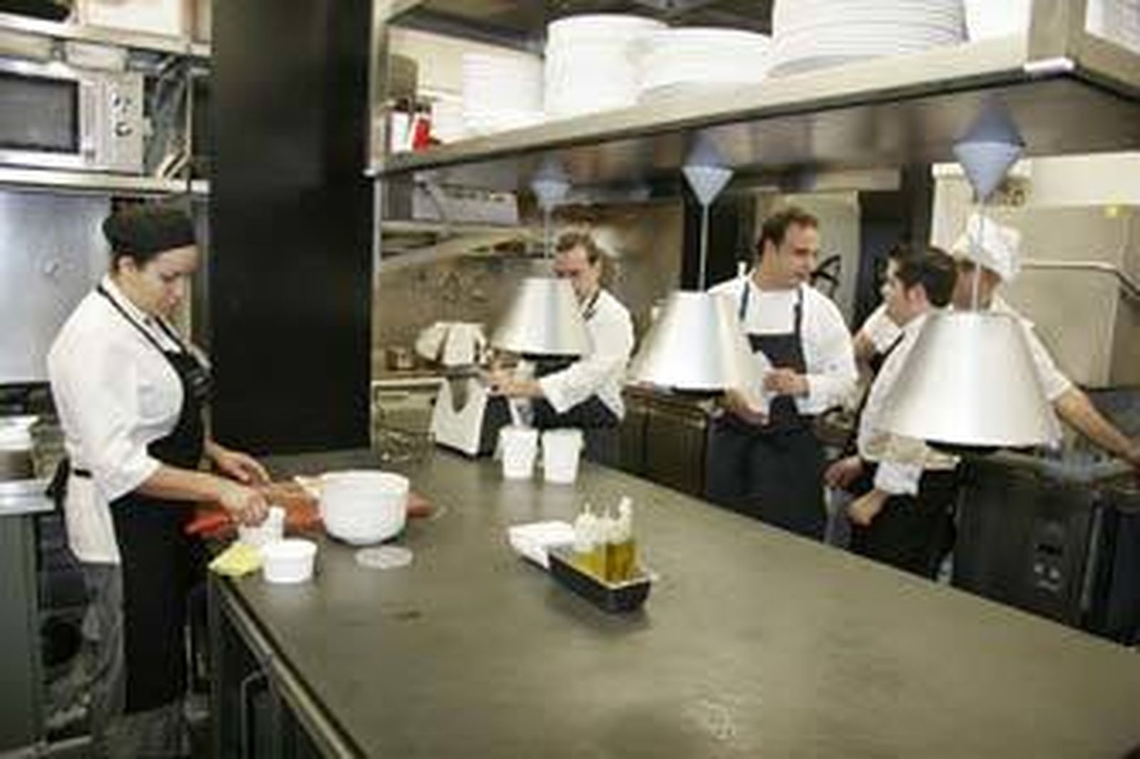La cocina del Aponiente, plena de actividad. /Andrés Mora