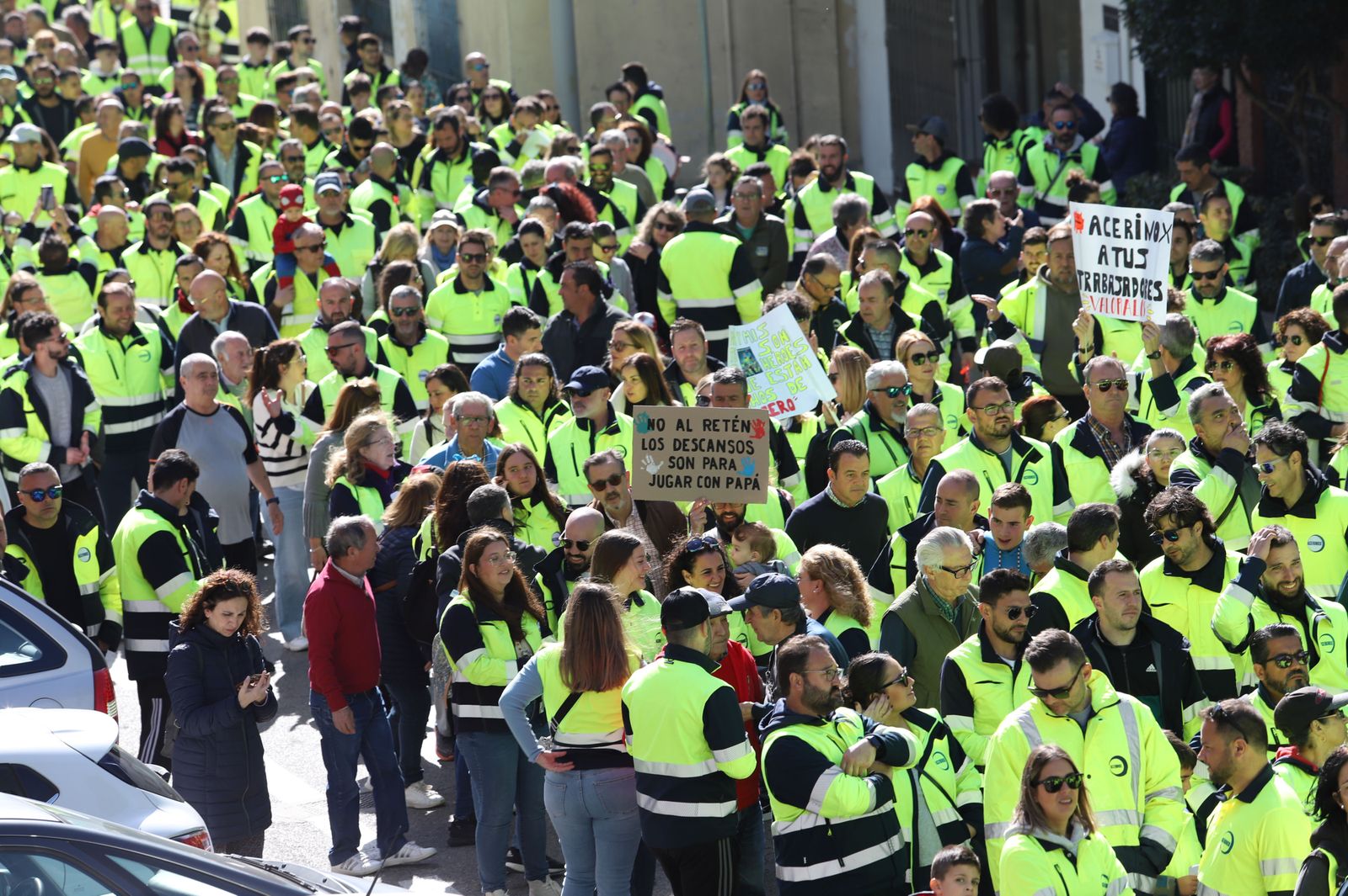 Las fotos de la manifestación de los trabajadores en huelga de Acerinox en Algeciras