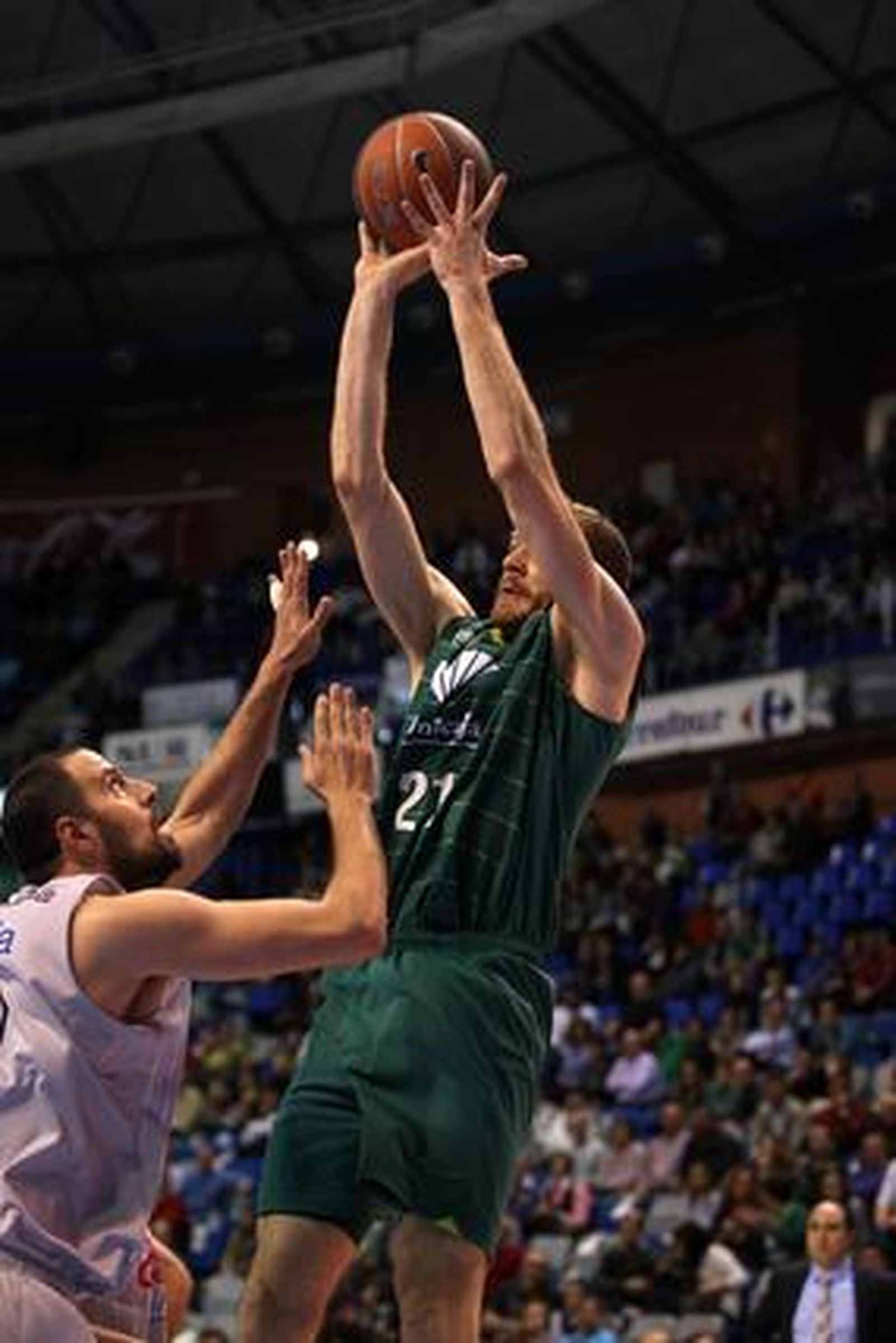 El Estudiantes precipita el desastre en el Martín Carpena (67-74)

Foto: ACB Photo