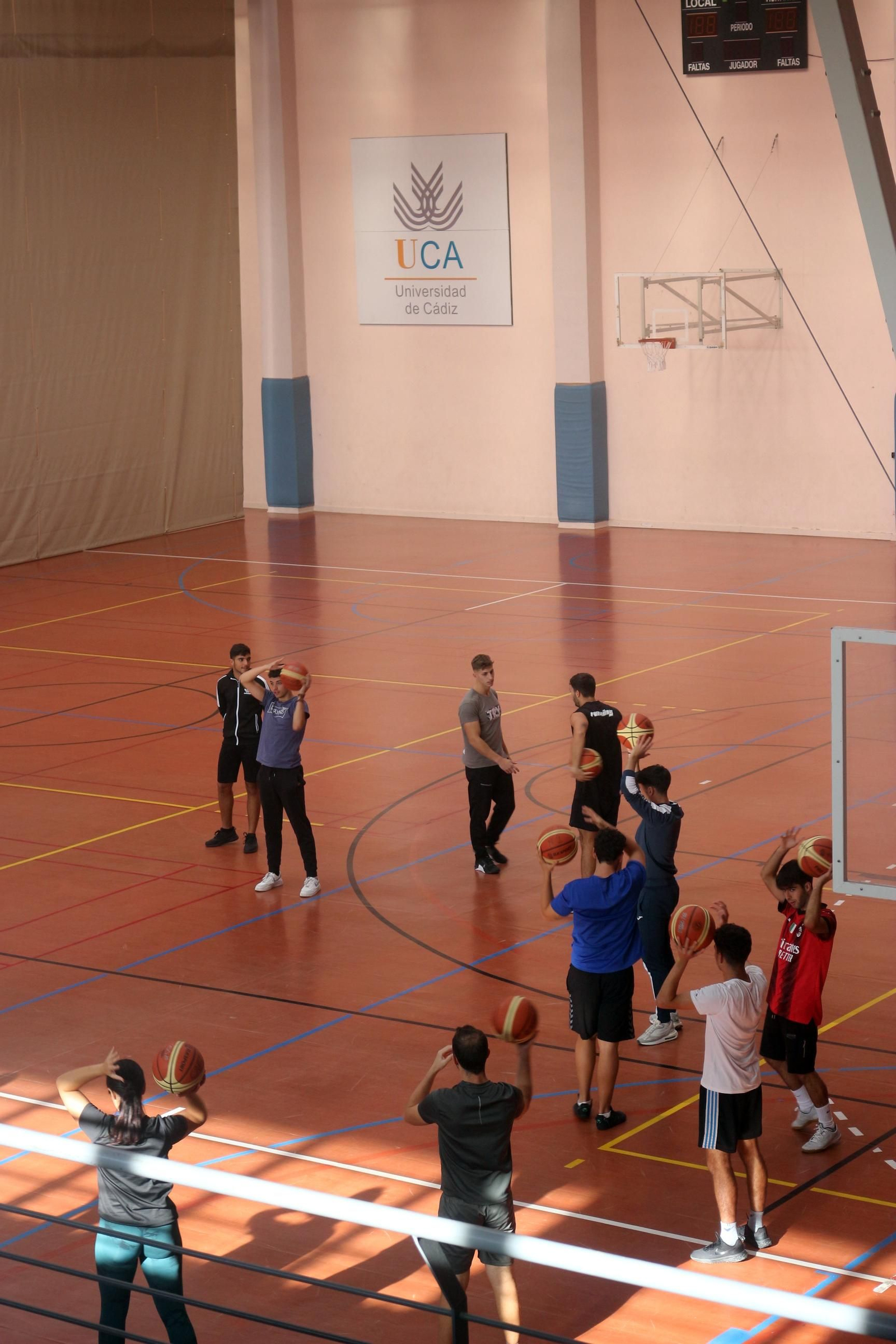 Complejo Deportivo de la Universidad de Cádiz en el Campus de Puerto Real Complejo Deportivo de la Universidad de Cádiz en el Campus de Puerto Real
