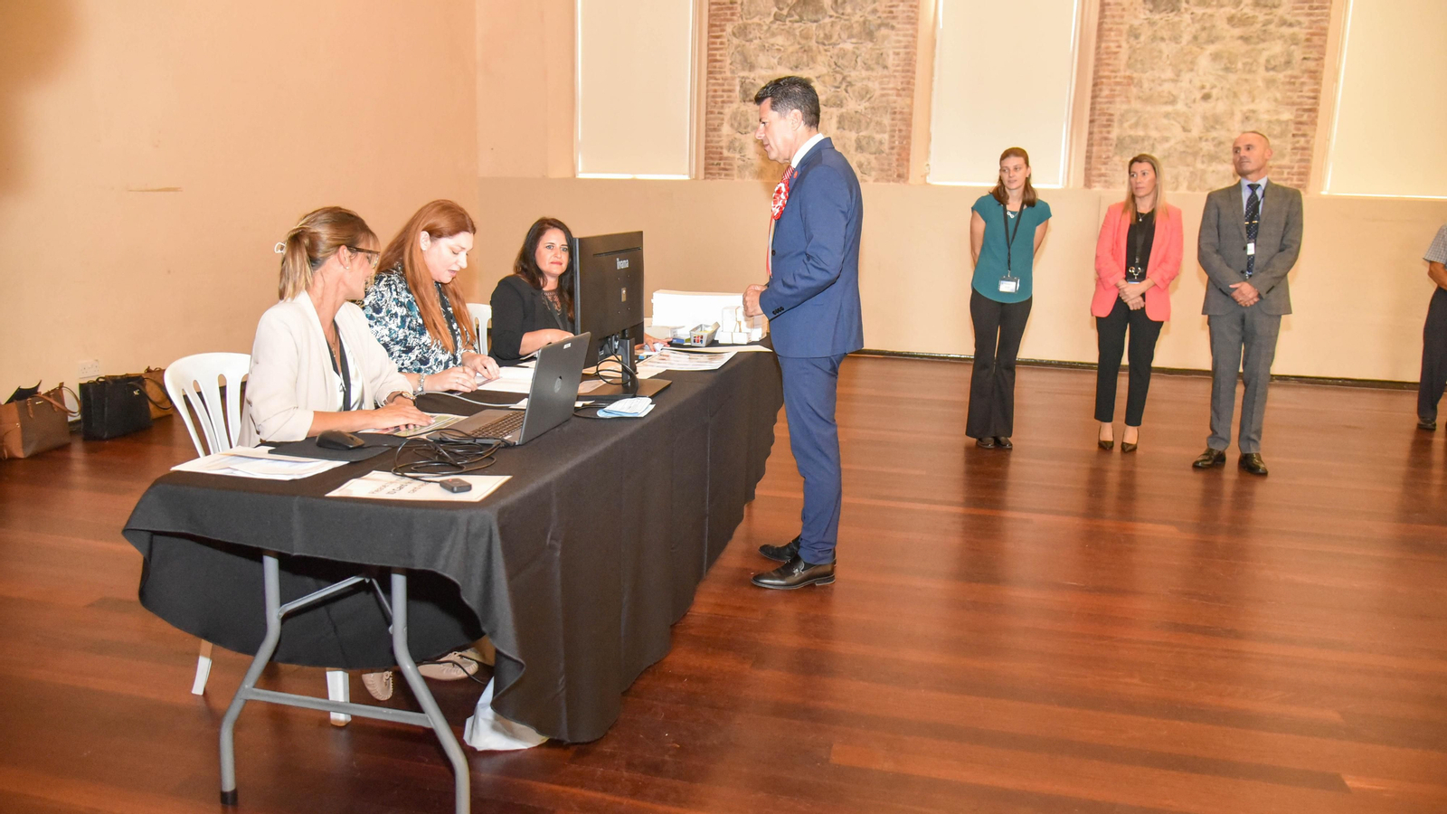 La jornada electoral en Gibraltar, en imágenes