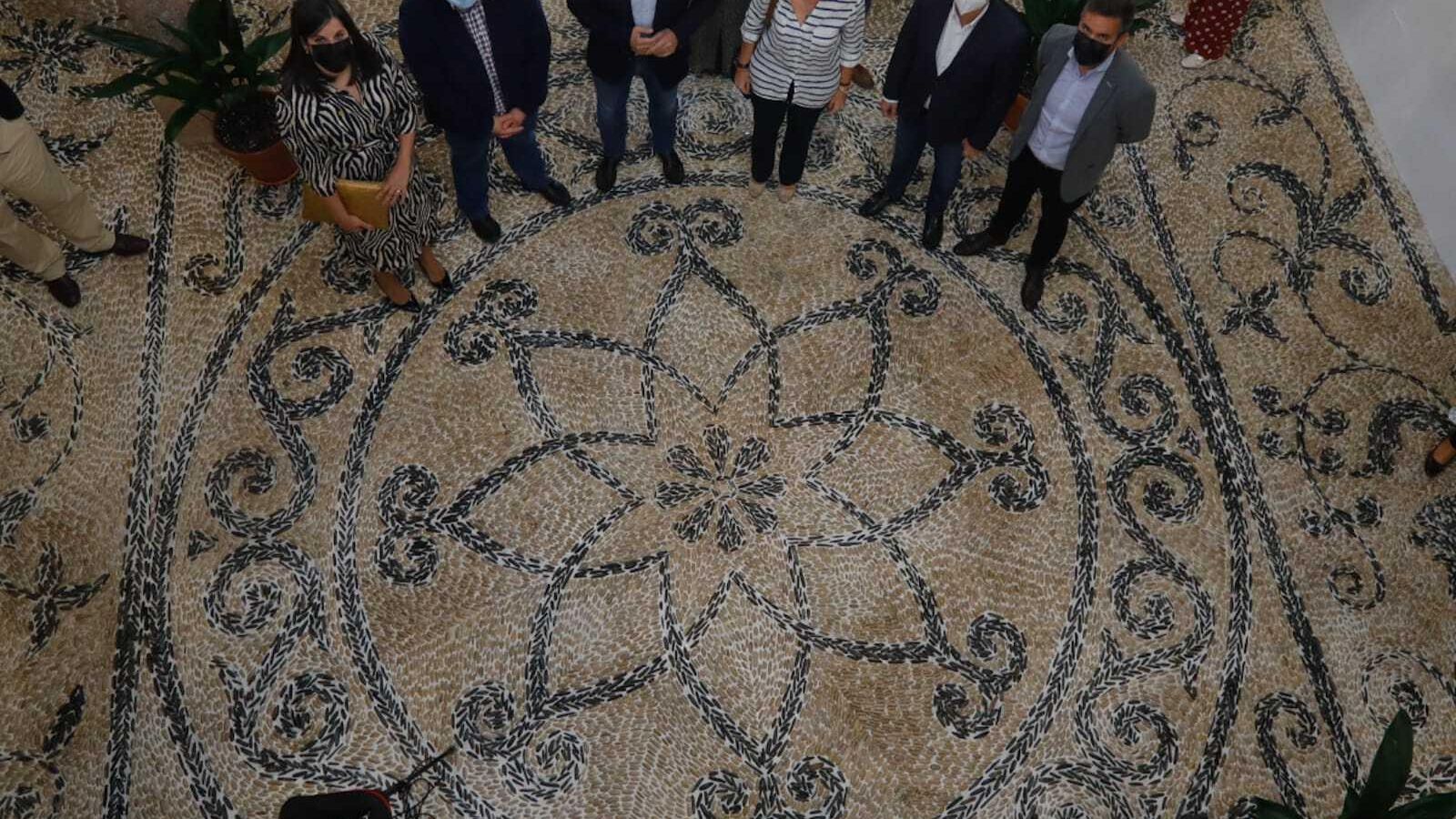 Participantes en la inauguración.