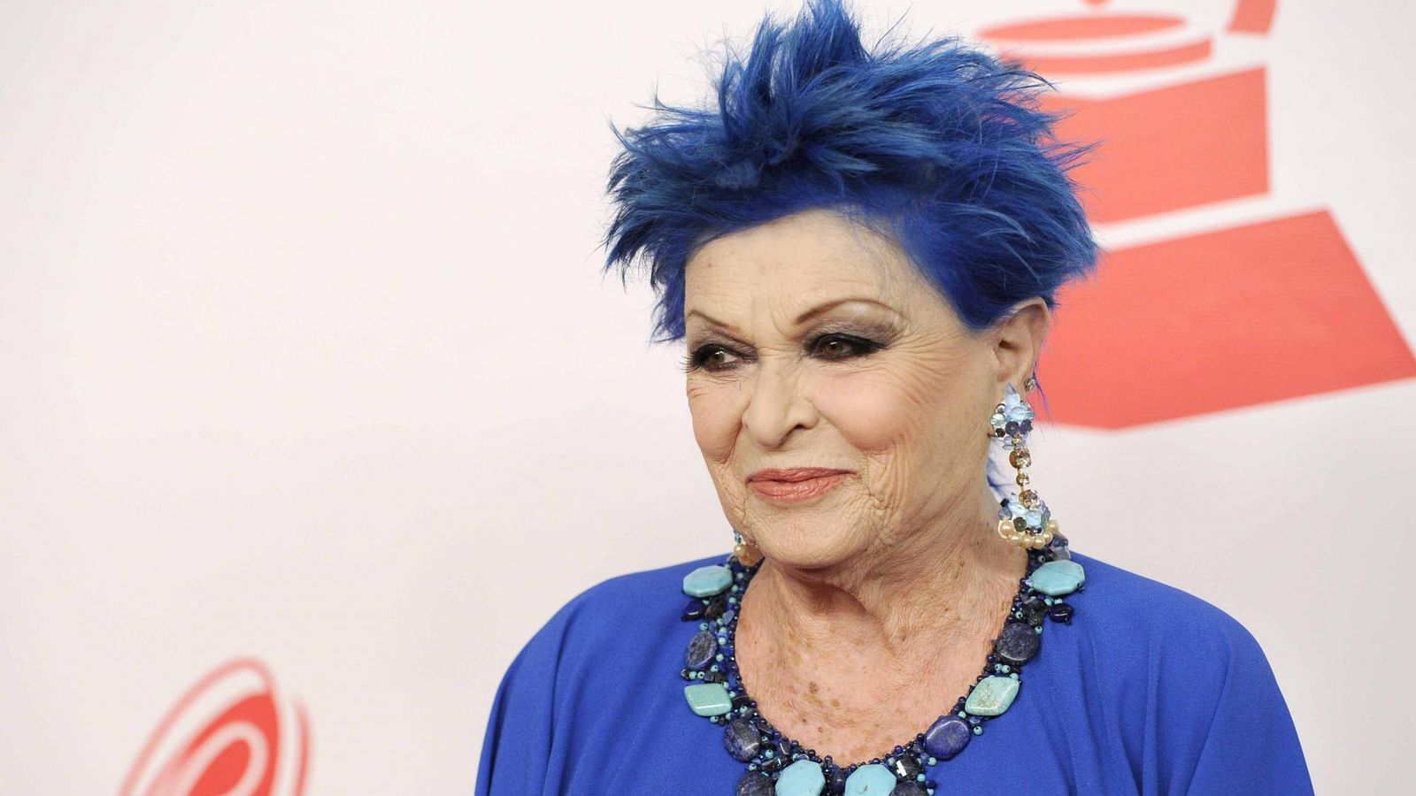 Lucía Bosé, con su característico pelo azul.