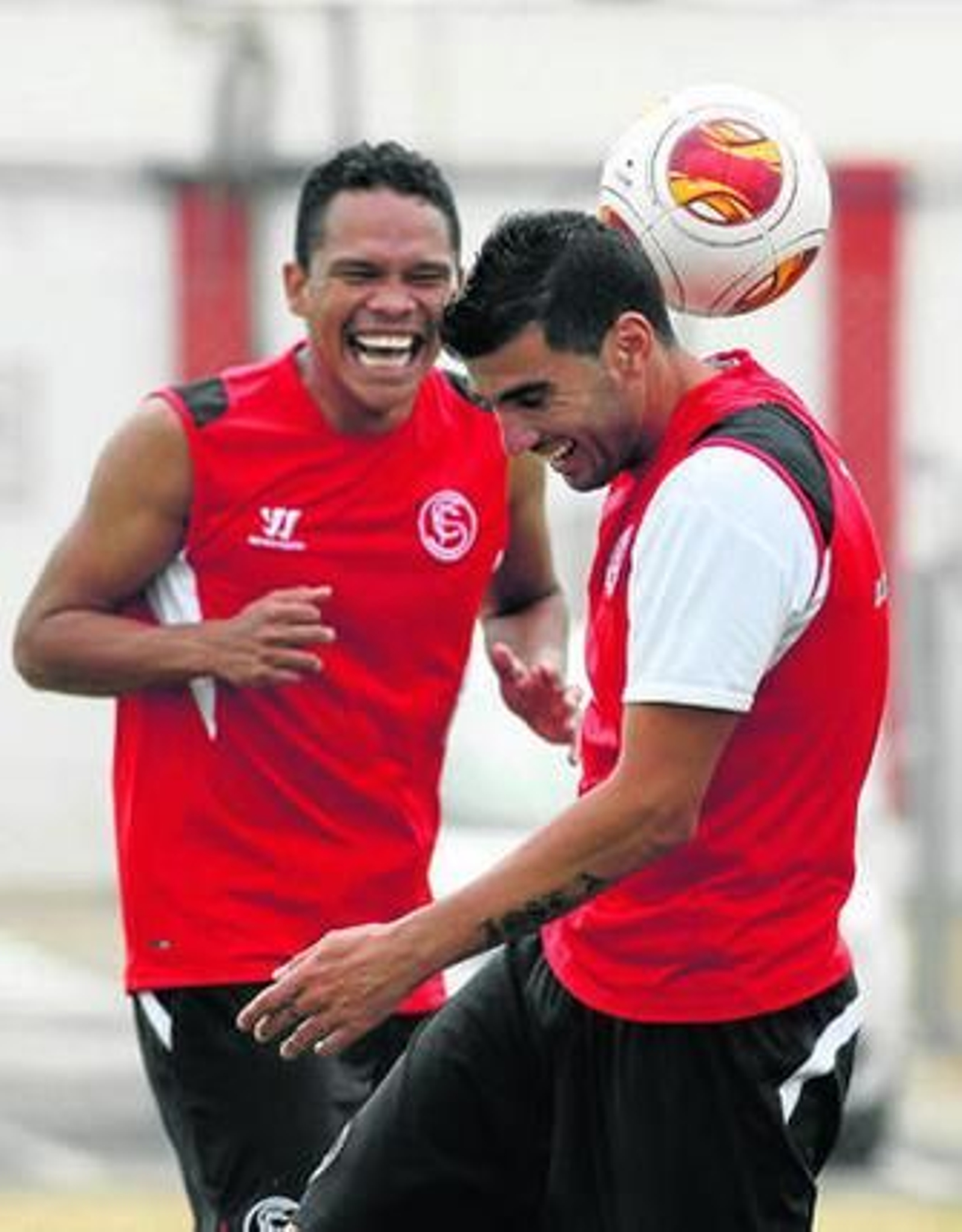 Bacca confirma su hambre de gol