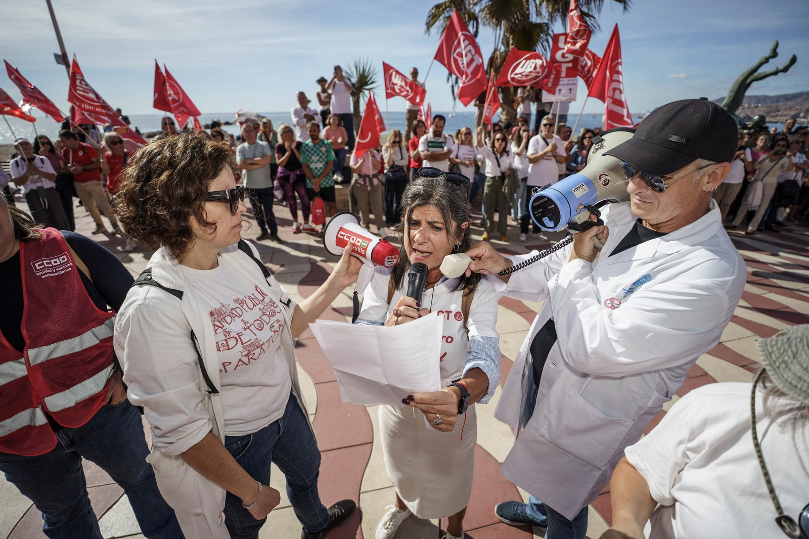 "La sanidad se defiende, gobierne quien gobierne", Almería se lanza a las calles por la sanidad pública
