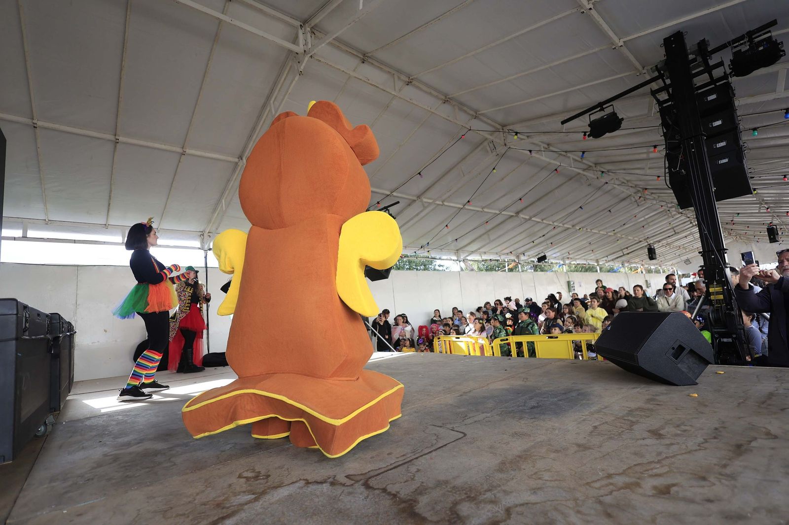 Búscate en las fotos del Carnaval de calle en Tarifa