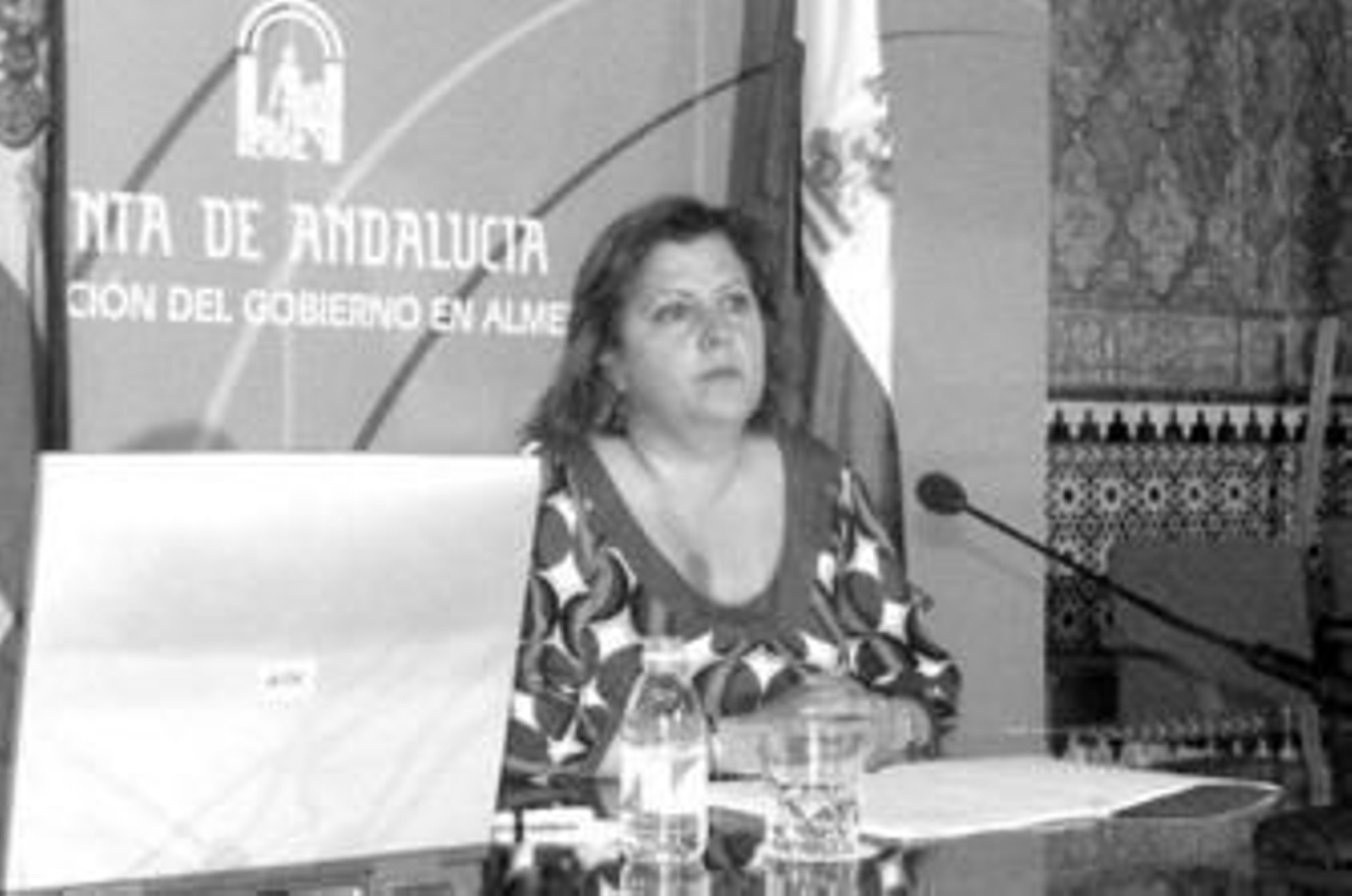 La delegada de Empleo, Francisca Pérez, presenta los cursos de FPO.