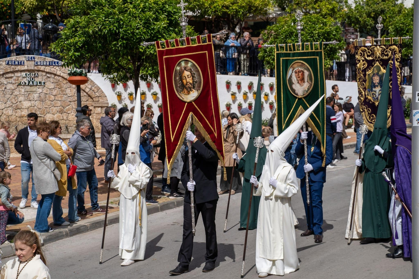 El Domingo de Resurrección en Benalmádena, en imágenes