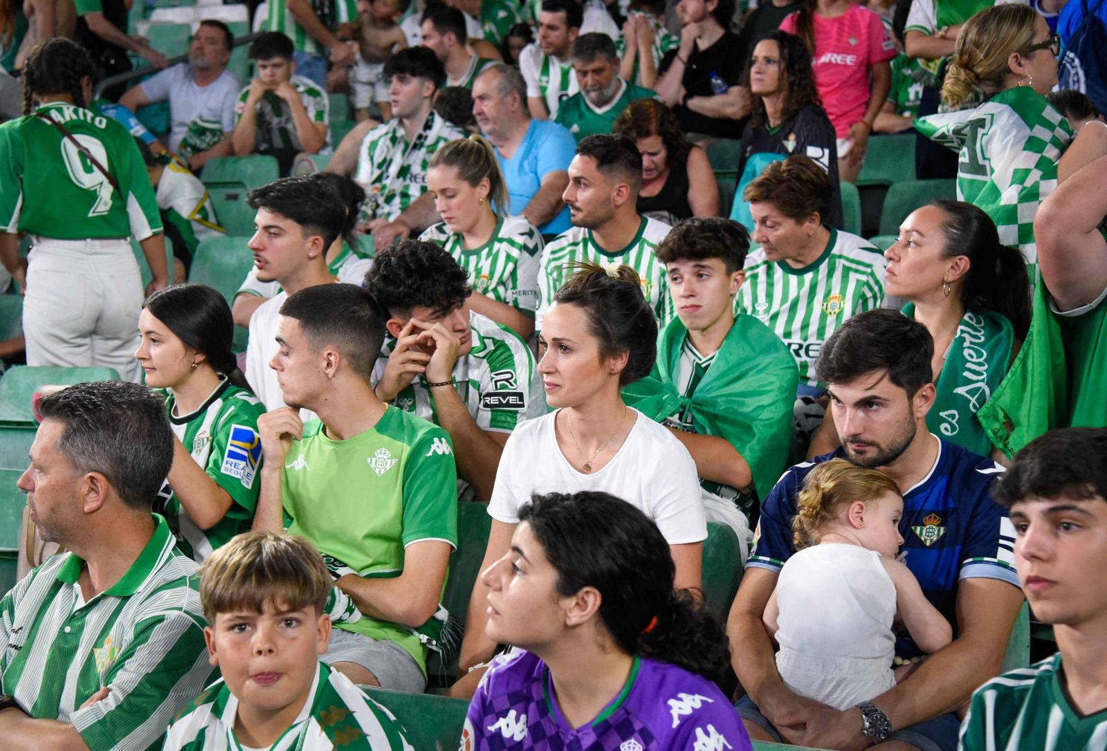 Decepción en el Estadio Benito Villamarín