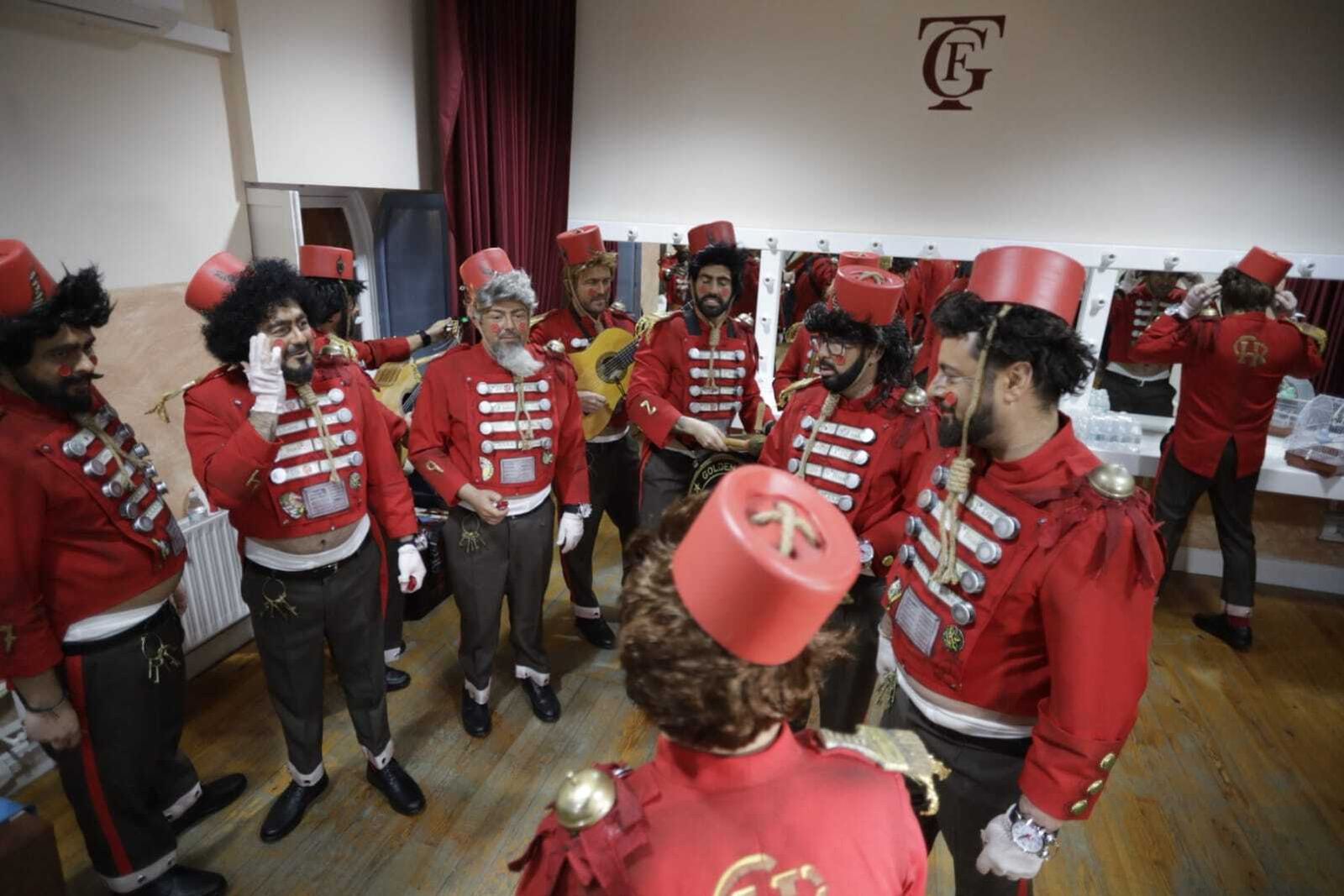 Chirigota 'Hotel y resort Cadi, aquí tiene usté su casa'