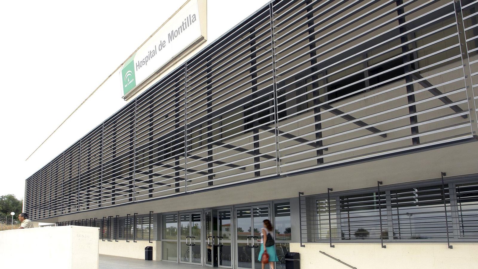 Acceso al Hospital de Montilla.