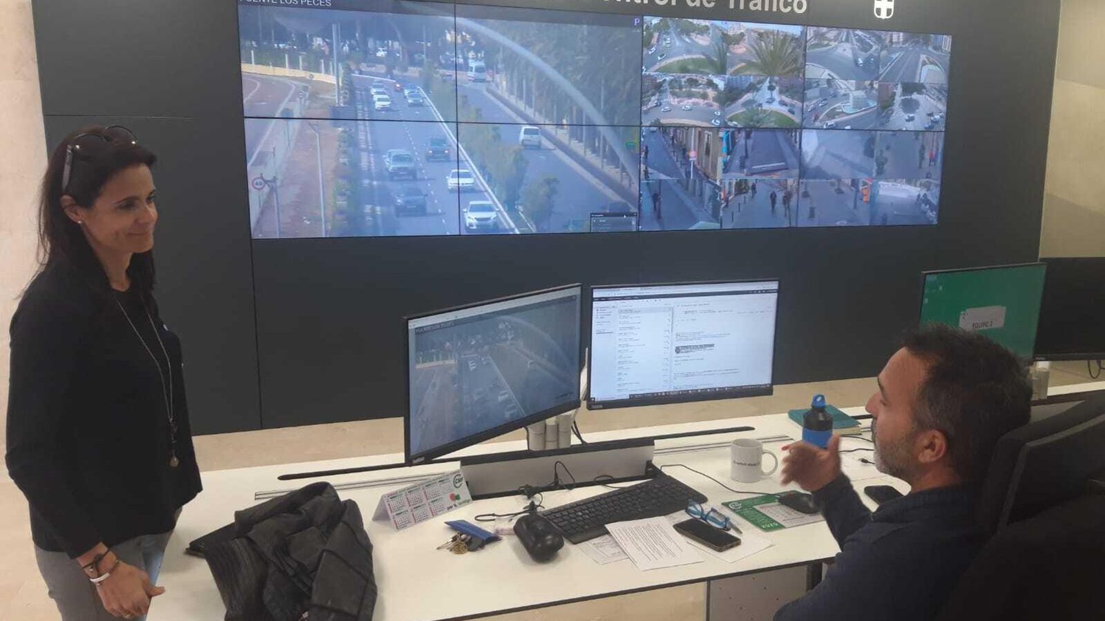 Sala de control de tráfico de la Jefatura de la Policía Local