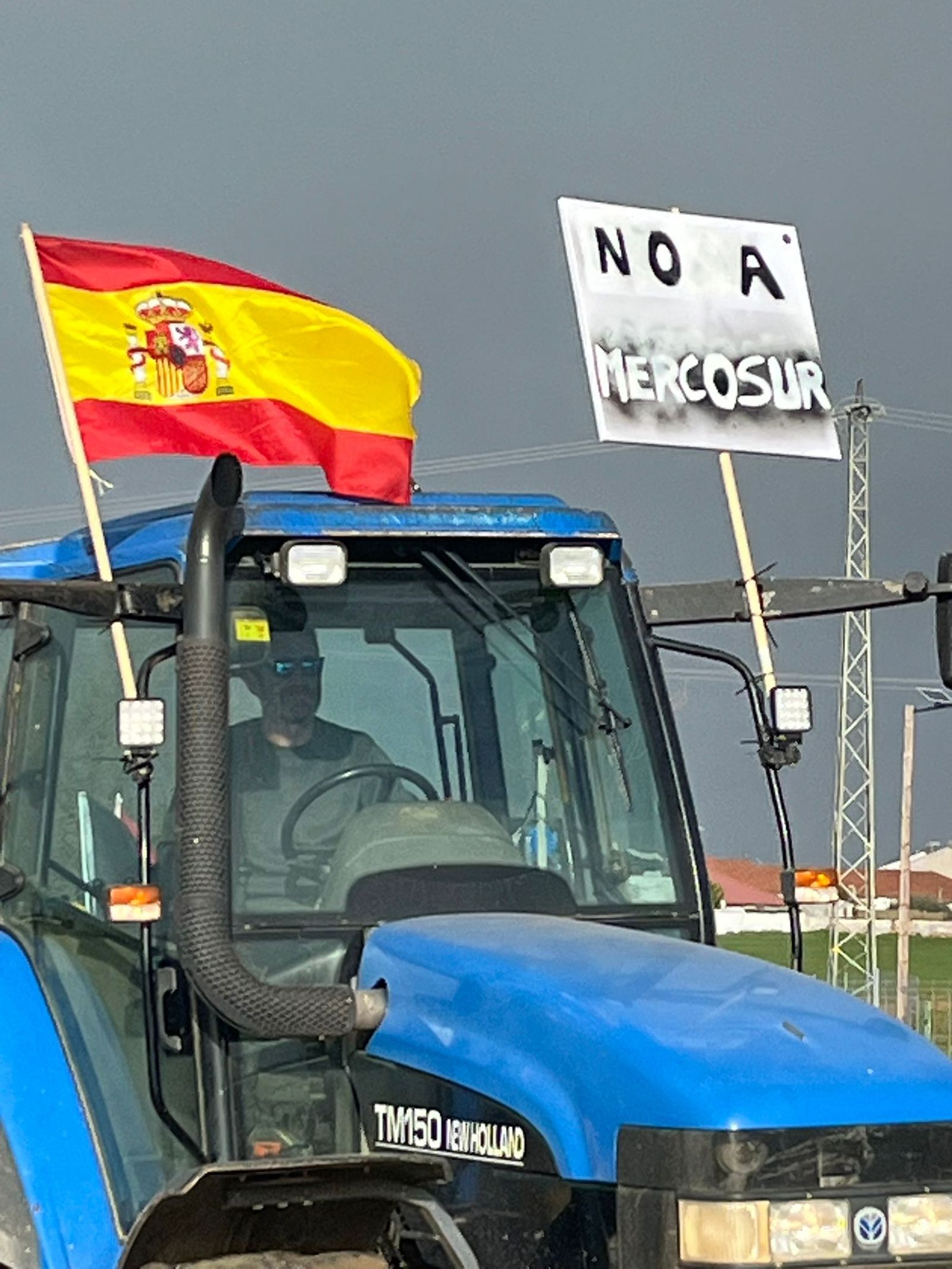 Los agricultores cortan la N-432 en Córdoba contra el acuerdo de Mercasur