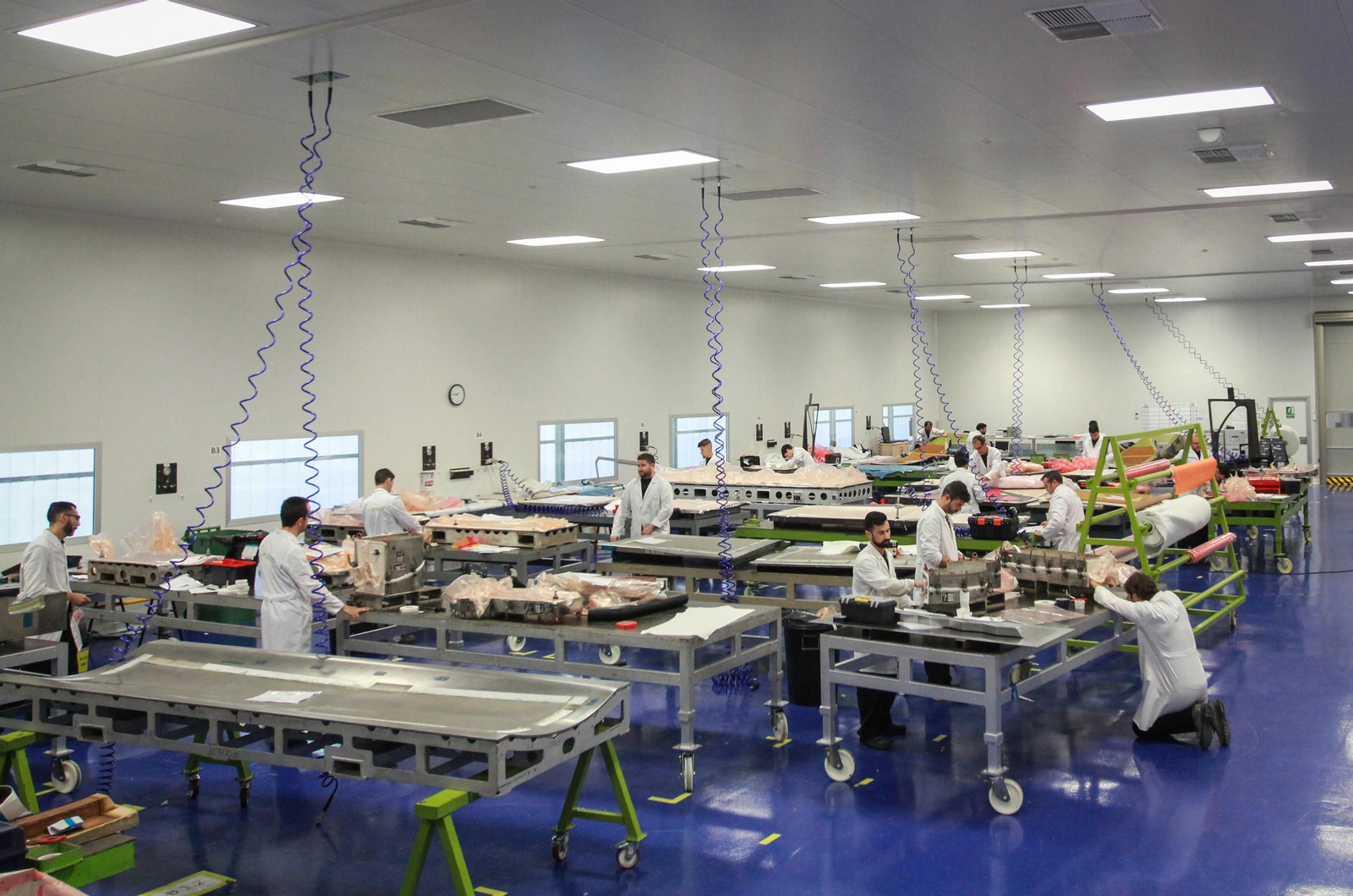 Interior de la fábrica Carbures Airport, ubicada junto al aeropuerto de Jerez.
