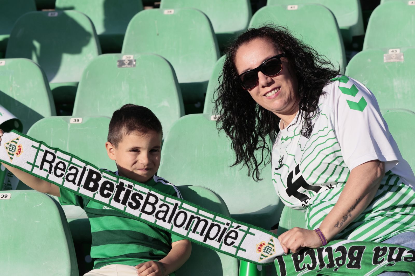 Buscáte en las gradas del Villamarín