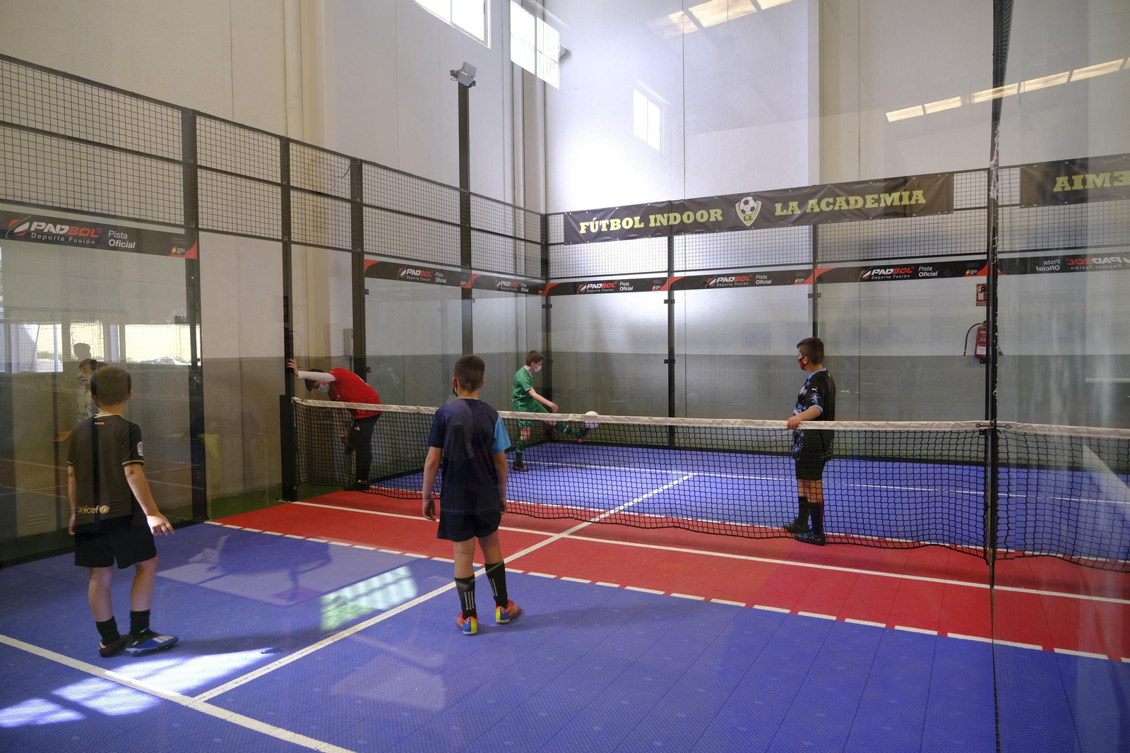 Fotogalería de los campus de Sporting Almería y Fútbol Indoor La Academia.
