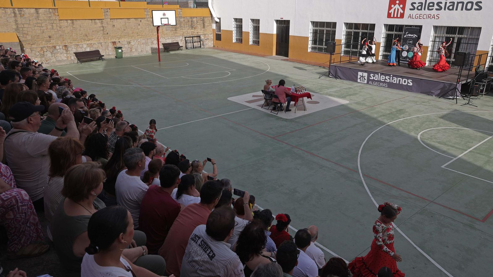 Fotos del I concurso de sevillanas 'Entre Volantes' en Algeciras