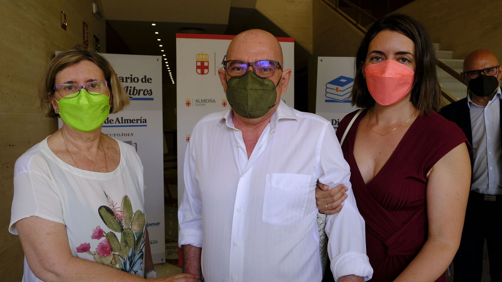 Antonio, junto a su mujer Mari Loli y su hija Cristina en ‘Diario de los Libros’.