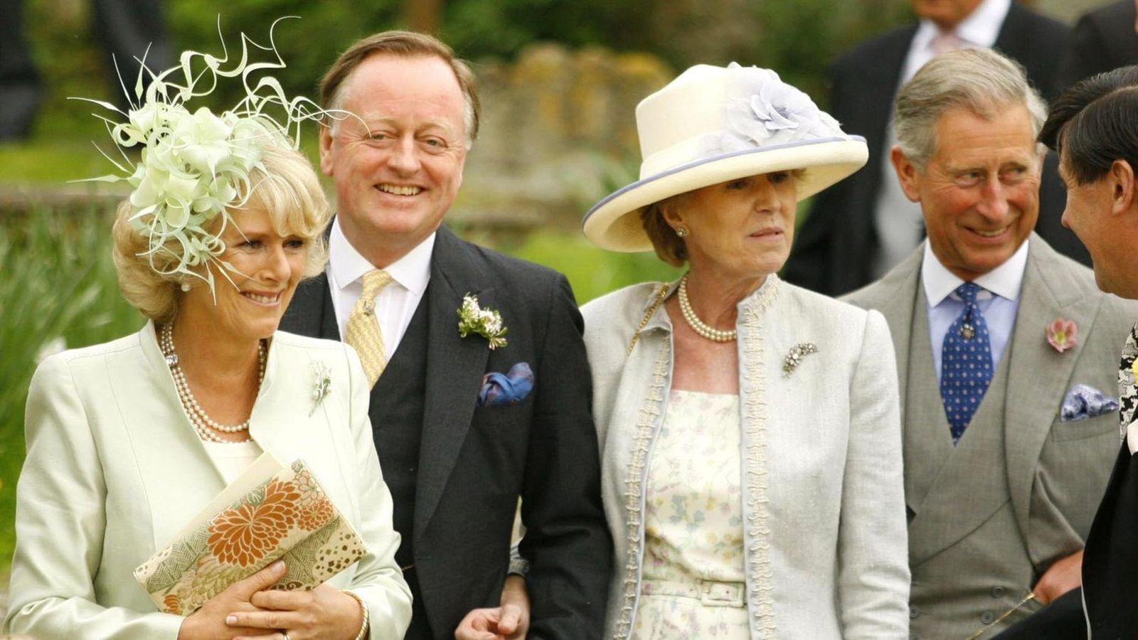 Camilla y el príncipe de Gales, con Parker-Bowles y su segunda mujer, Rosemary Pitman.