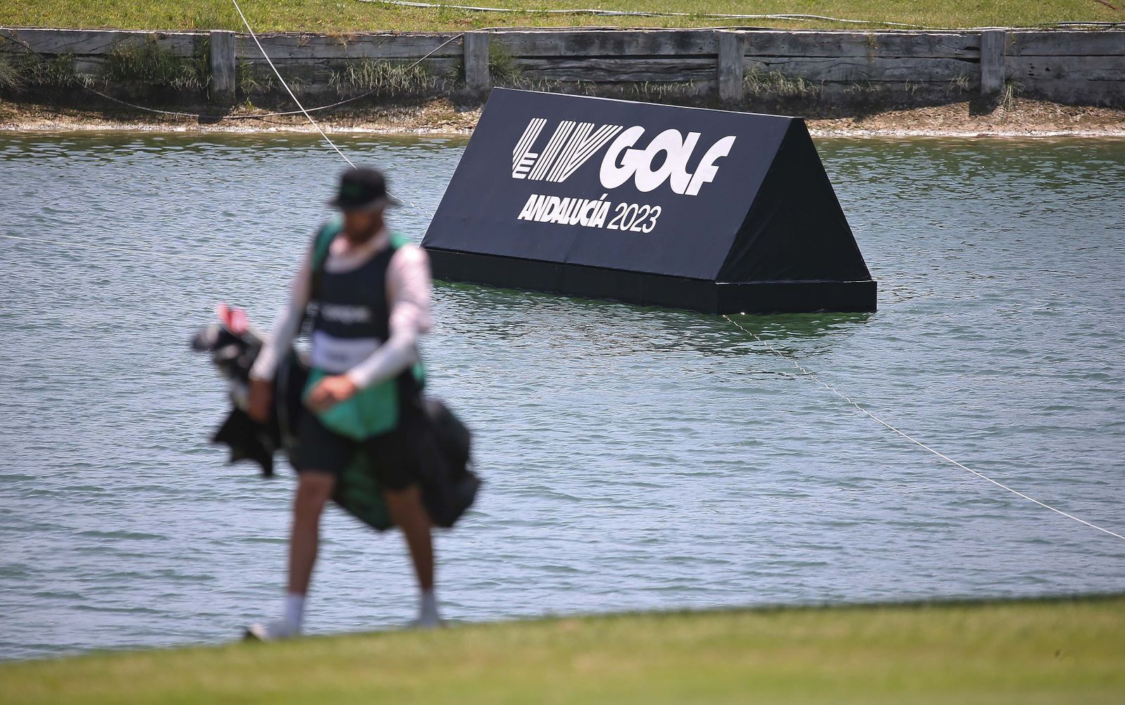 Ambiente durante la primera jornada del LIV Golf Andalucía 2023 en Valderrama