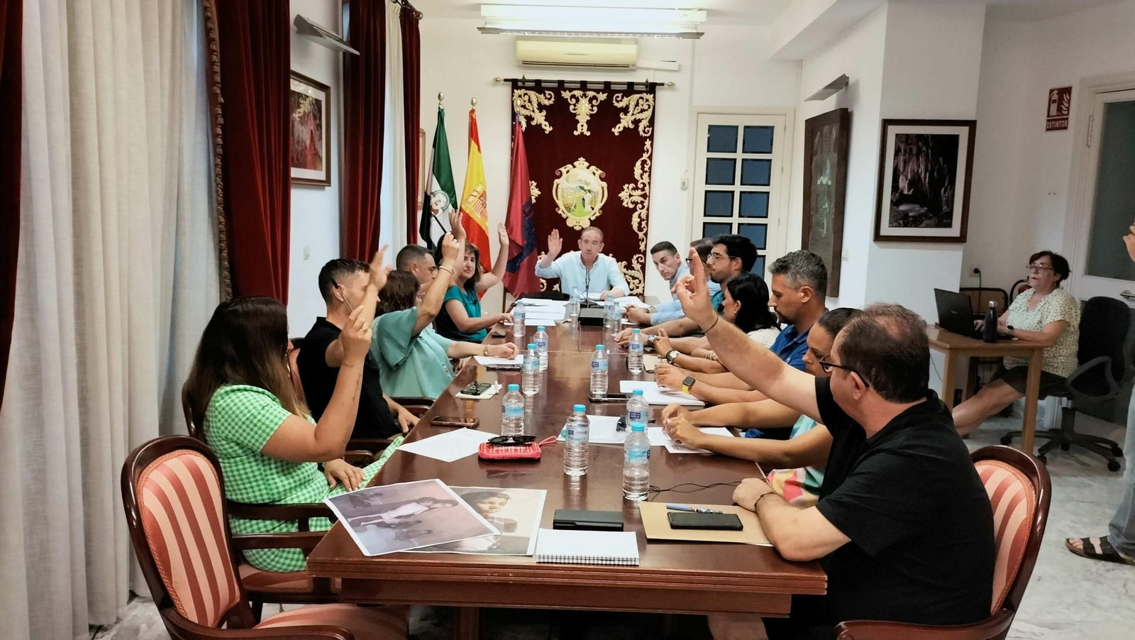 Votación de la moción en el pleno de julio en Aracena.