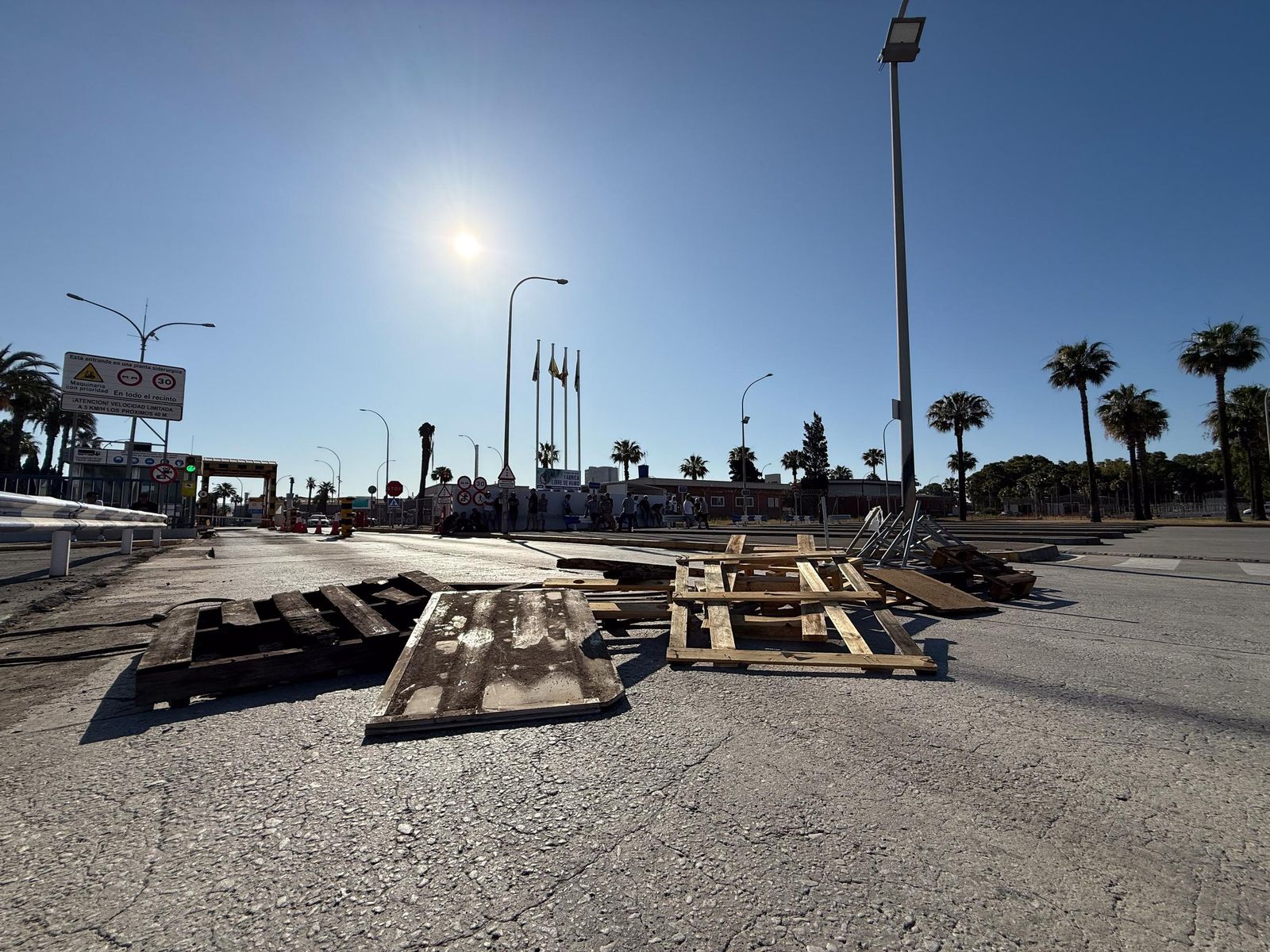 Fotos de la jornada del jueves de la huelga del metal en el Campo de Gibraltar