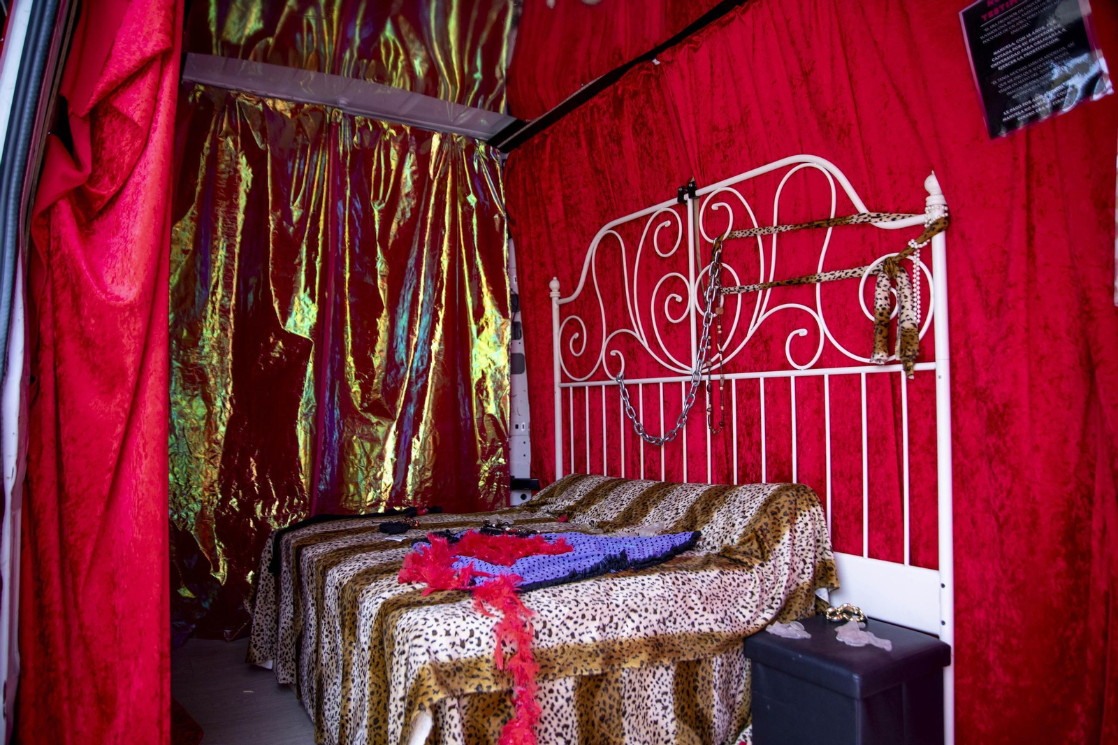 Sensibilización sobre la trata de mujeres en el IES Maestro Padilla de Almería, en imágenes