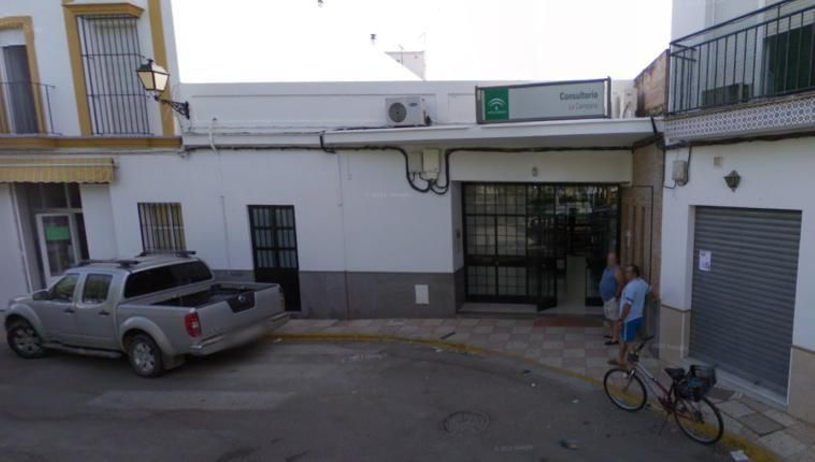 Acceso principal al consultorio del municipio de La Campana.