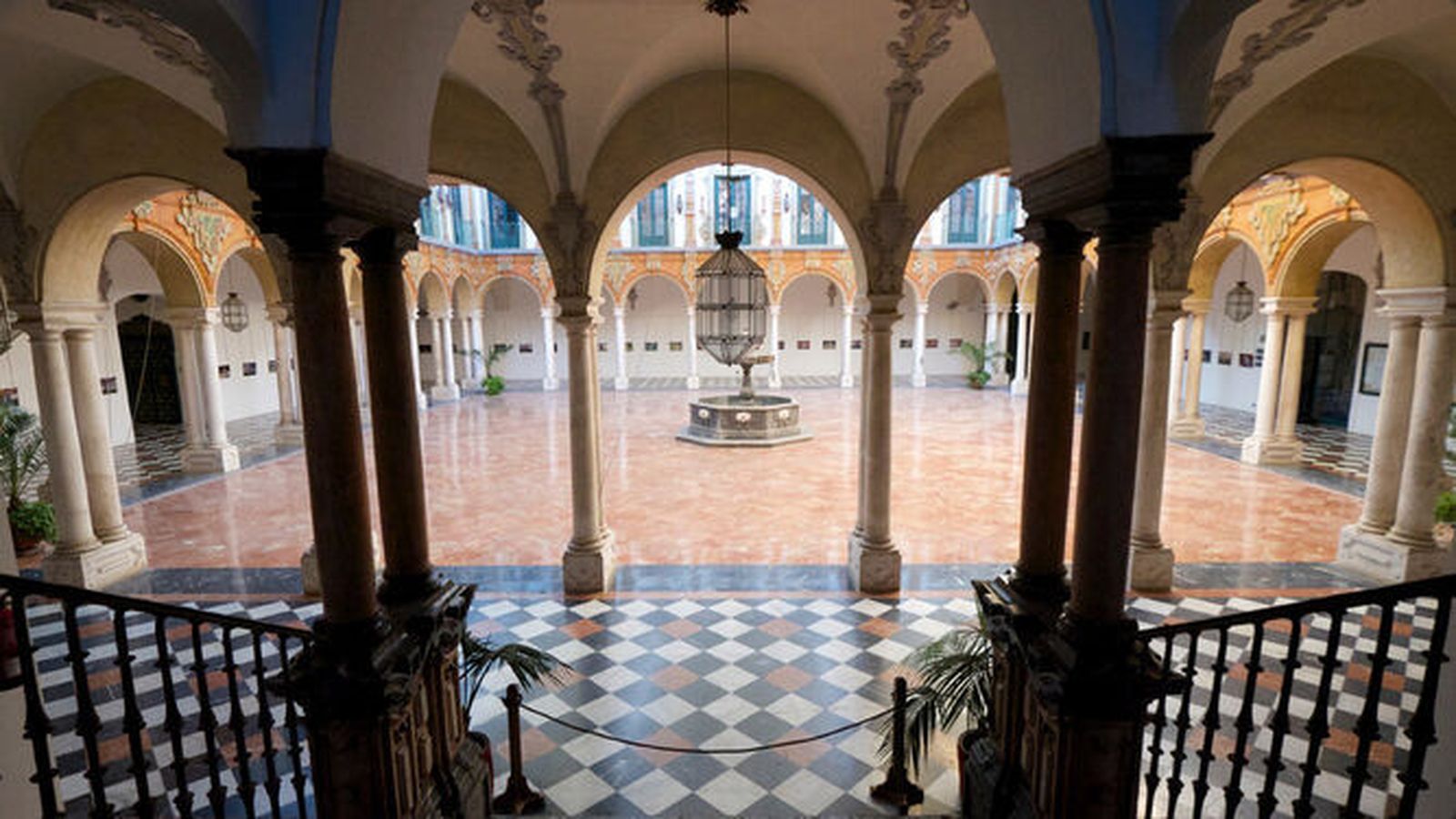 El Patio Barroco de Diputación se convertirá mañana en una pasarela solidaria