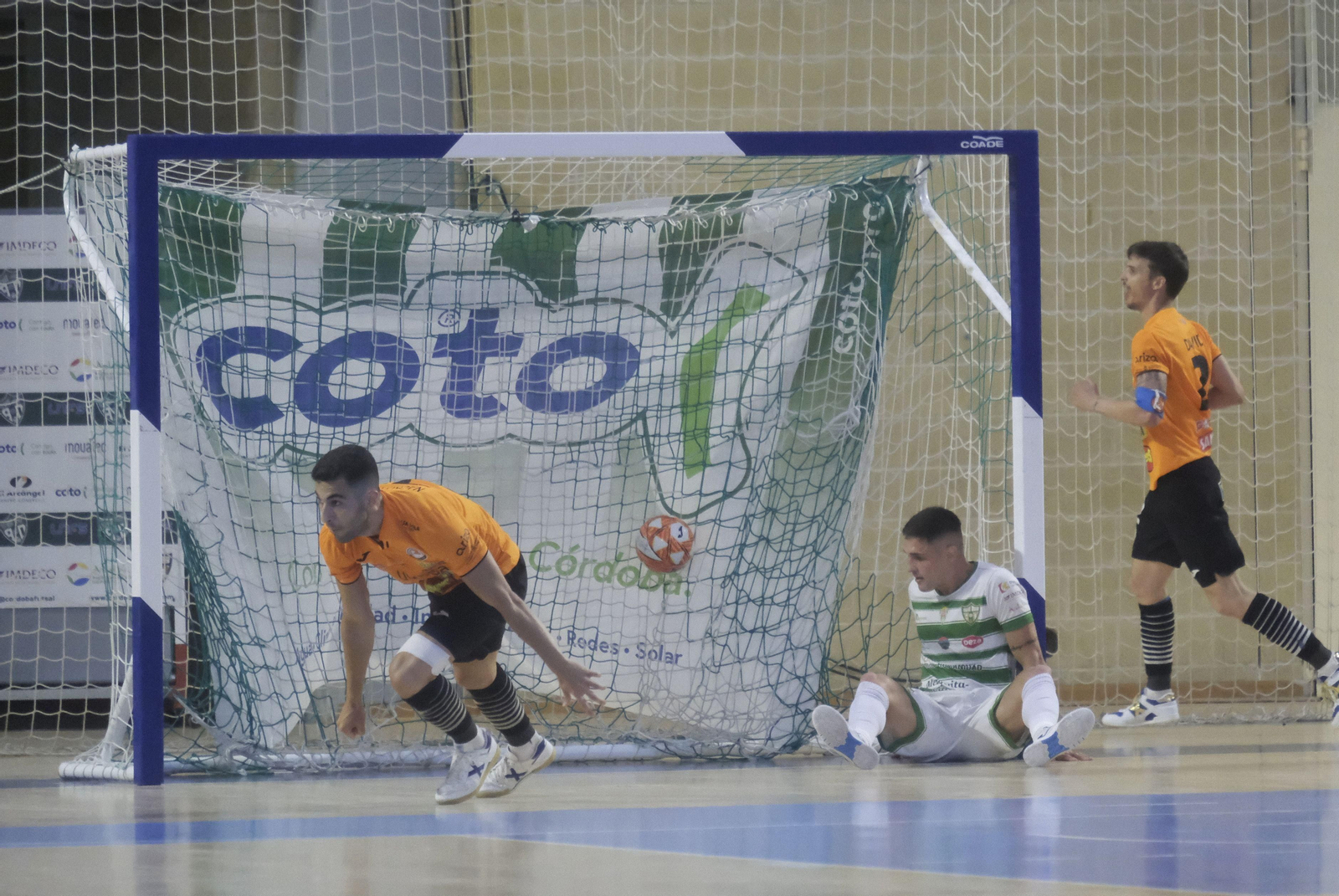 Las mejores fotos de la derrota del Córdoba Patrimonio ante Ribera Navarra en Vista Alegre