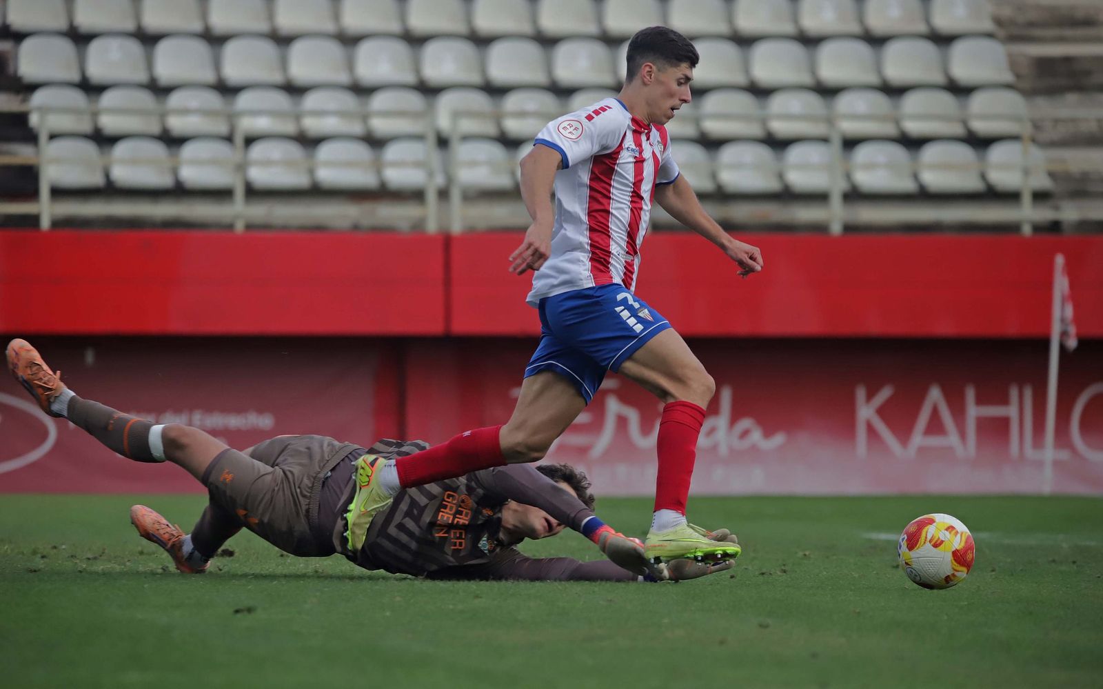 Las mejores fotos del Algeciras - Betis Deportivo de Primera Federación