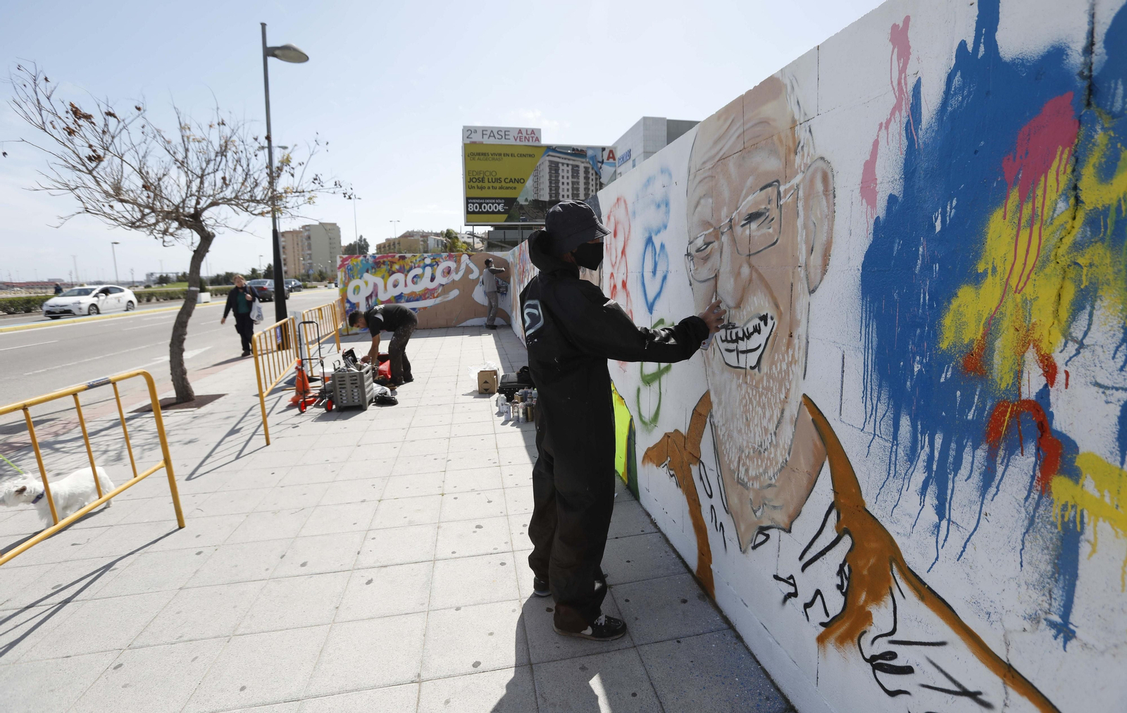 Fotos del mural de agradecimiento a los colectivos de primera línea ante el Covid en Algeciras
