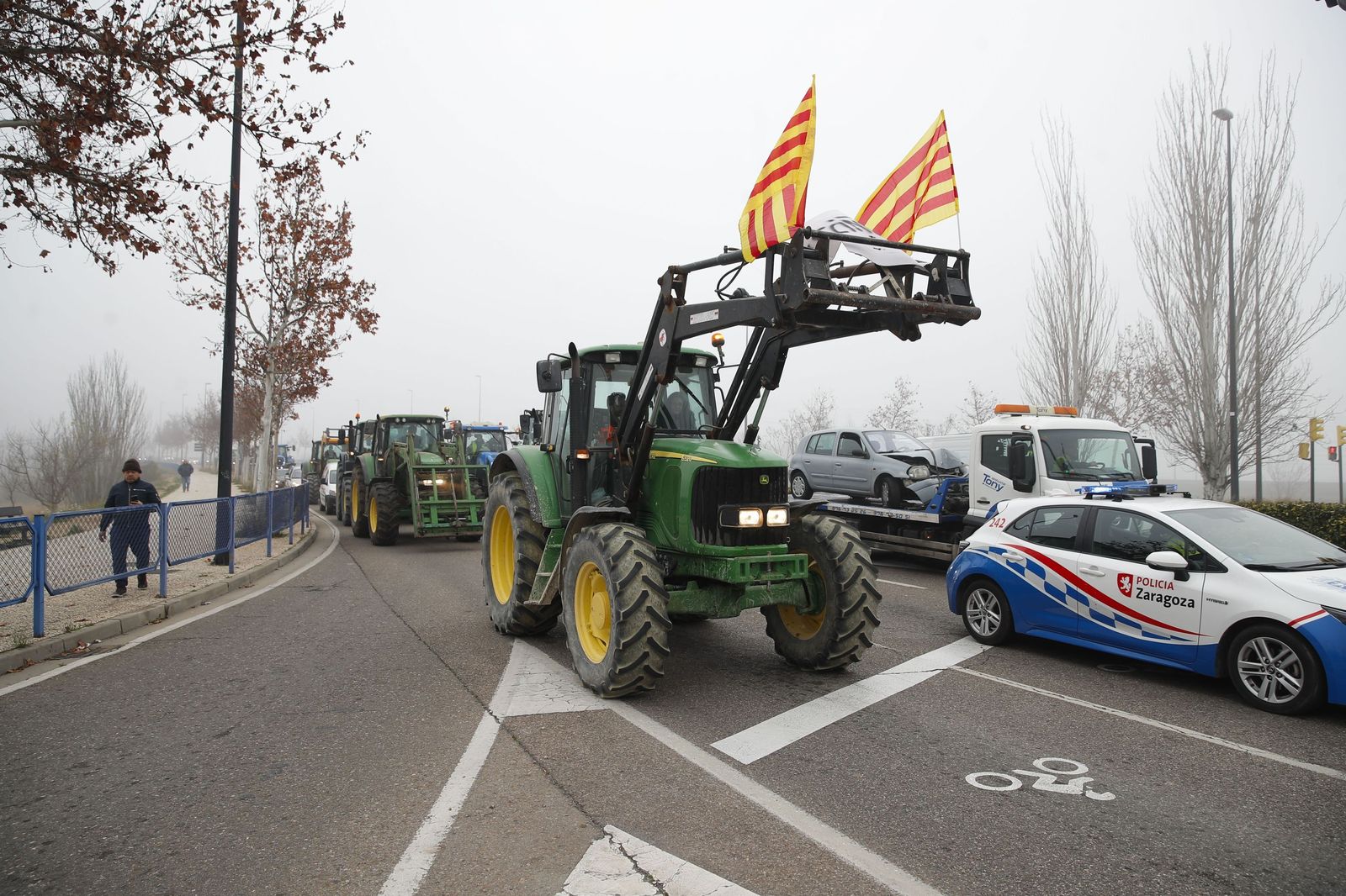 Las imágenes de la tractorada por las carreteras españolas: el campo para las principales vías