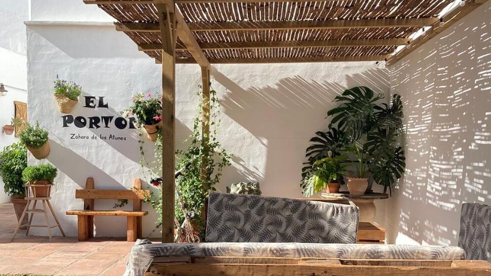 Una imagen de la cafetería de El Portón.