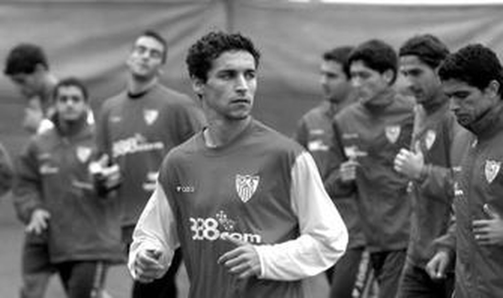 Jesús Navas, en primer plano durante uno de los últimos entrenamientos del Sevilla en la ciudad deportiva.