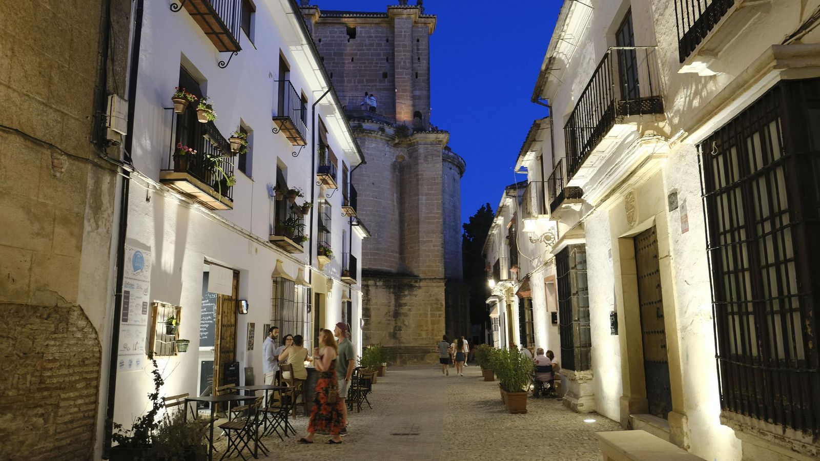 Turistas en el casco antiguo de Ronda