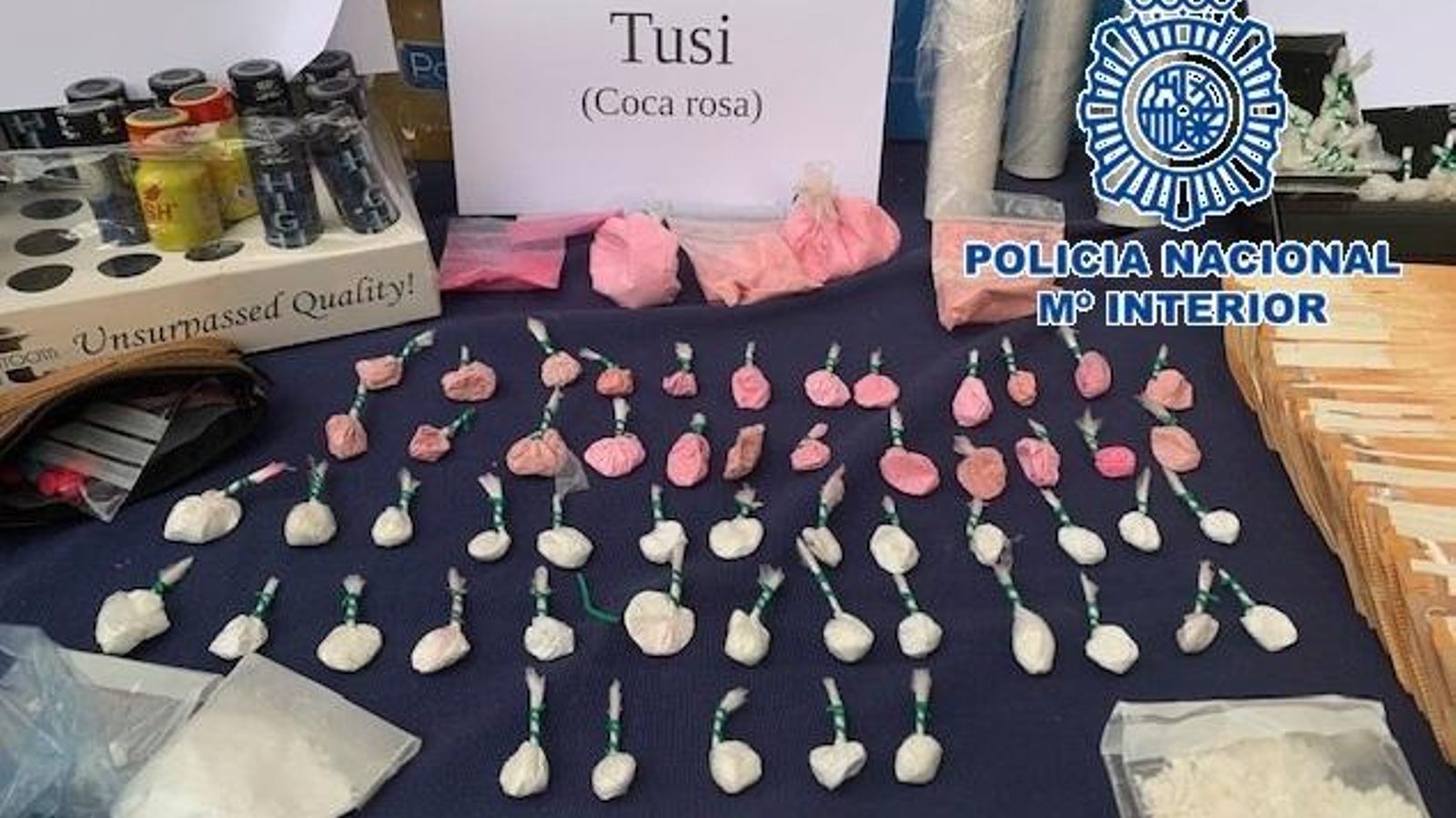 Dosis de cocaína rosa, tusi, incautada al arrestado.