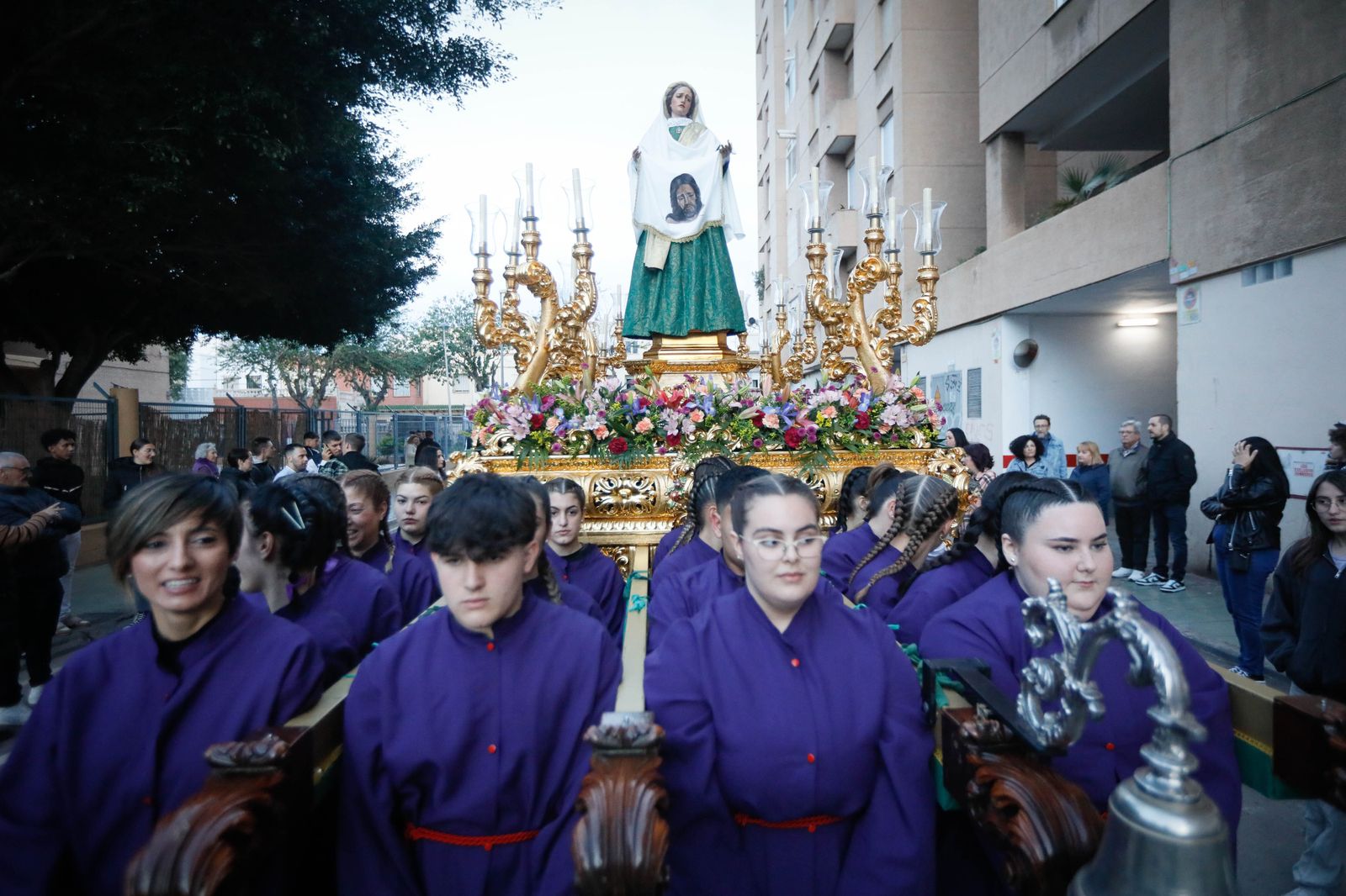 La procesión del Encuentro, en imágenes