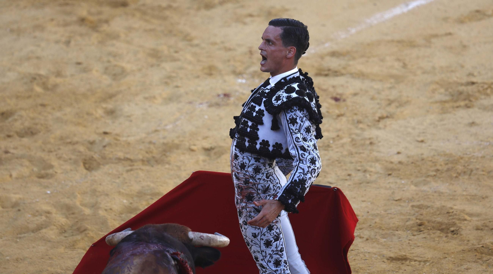 Las fotos de la corrida de toros de David Galván, Daniel Luque y Joaquín Galdós en San Roque
