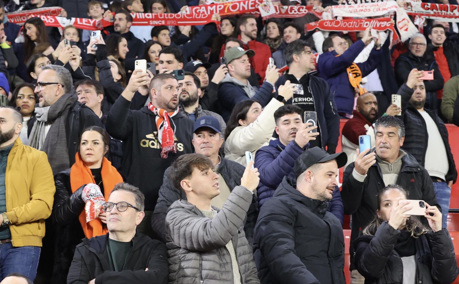 Búscate en el partido Sevilla Valencia