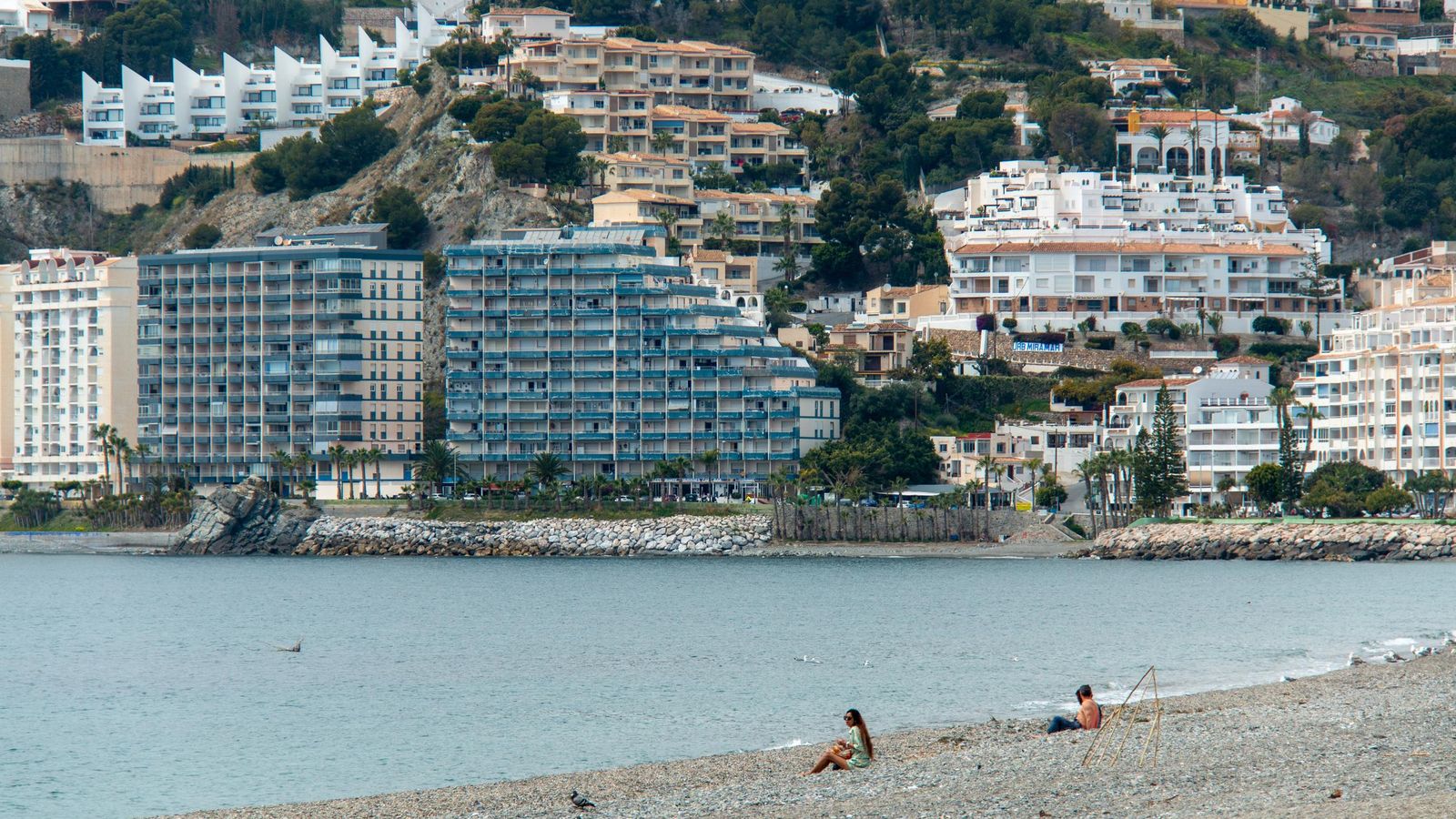 Varias personas en la playa de San Cristóbal
