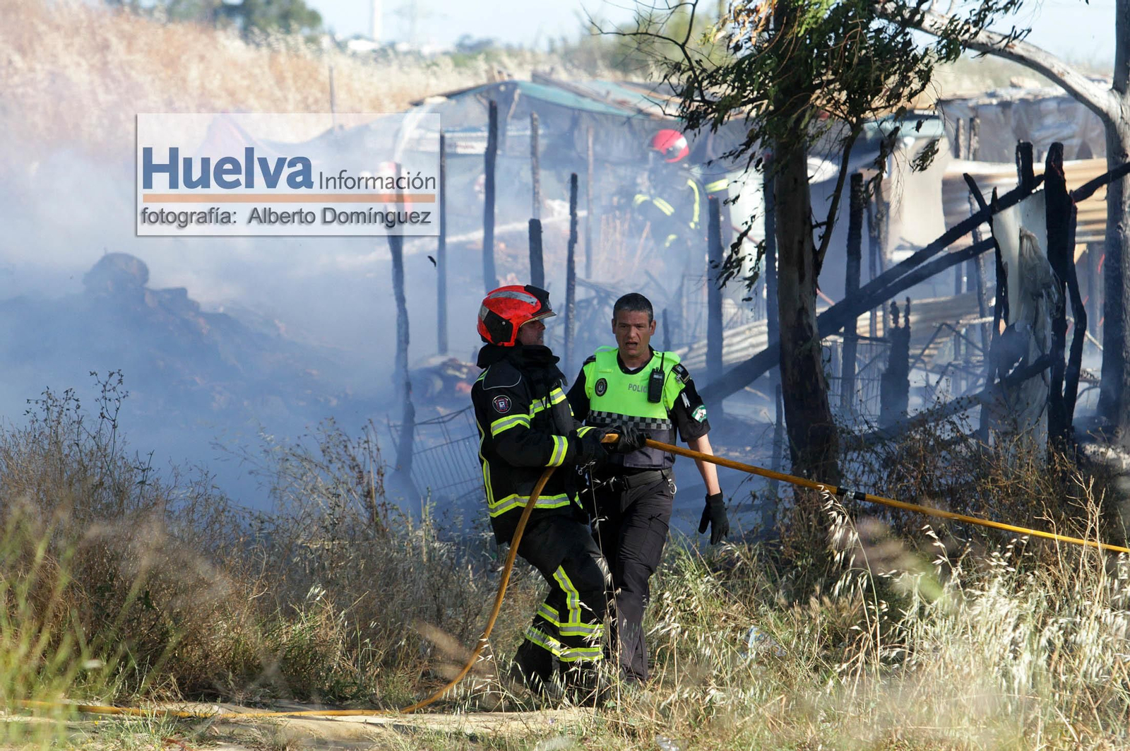 Imágenes del incendio en el asentamiento de las Metas