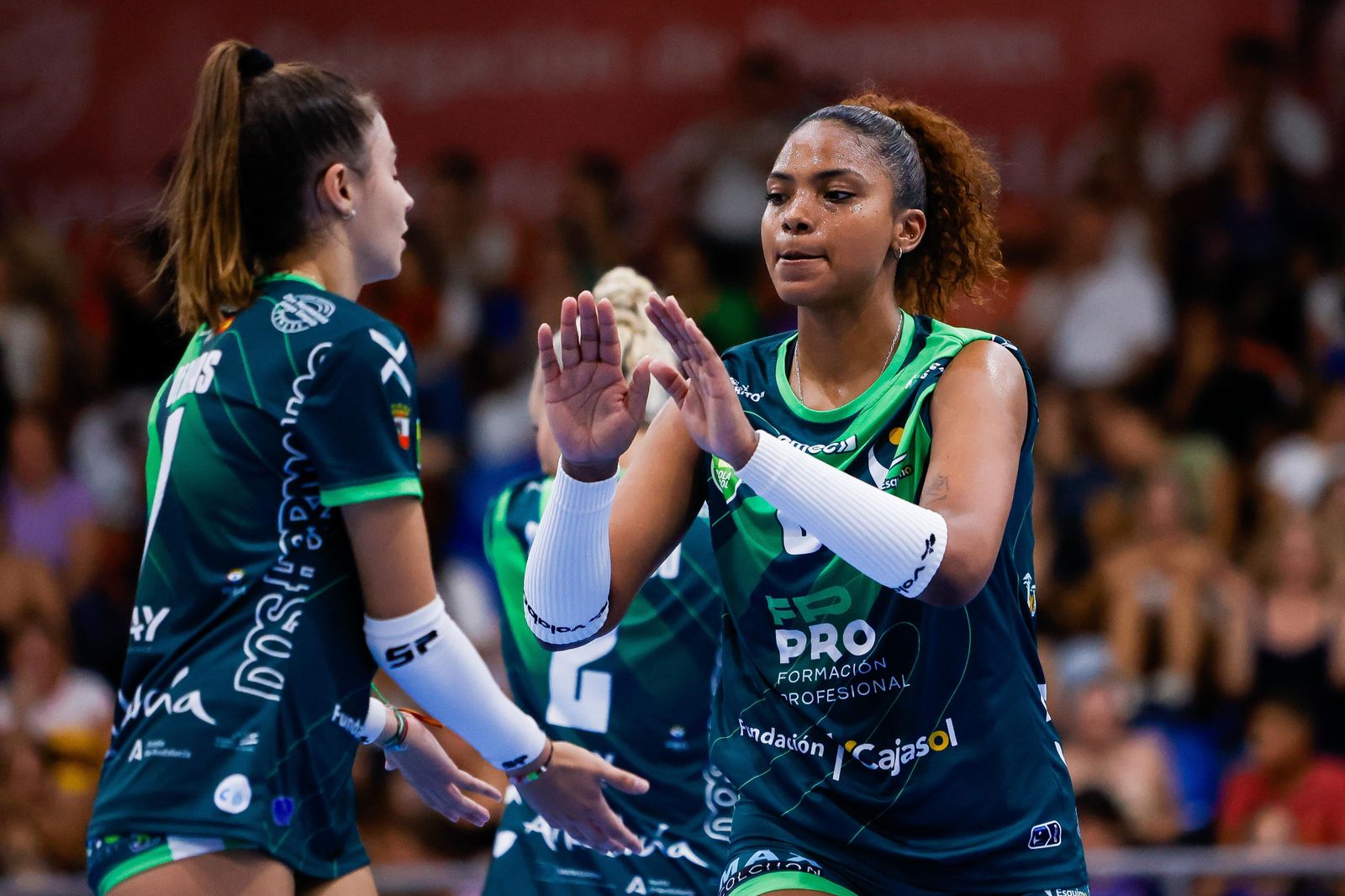 Las fotos del debut en Europa del FP Pro Voley Cajasol