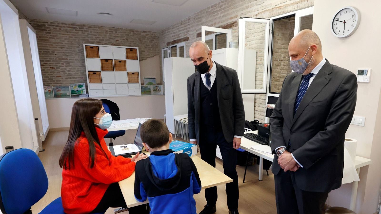 Antonio Muñoz en el Centro de Apoyo Infantil Esperanza de Triana.