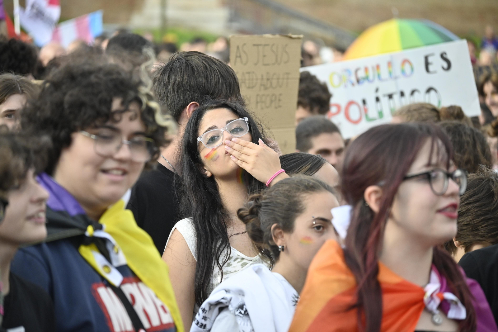 Las mejores imágenes de la manifestacióndel del Orgullo LGTBI en Huelva