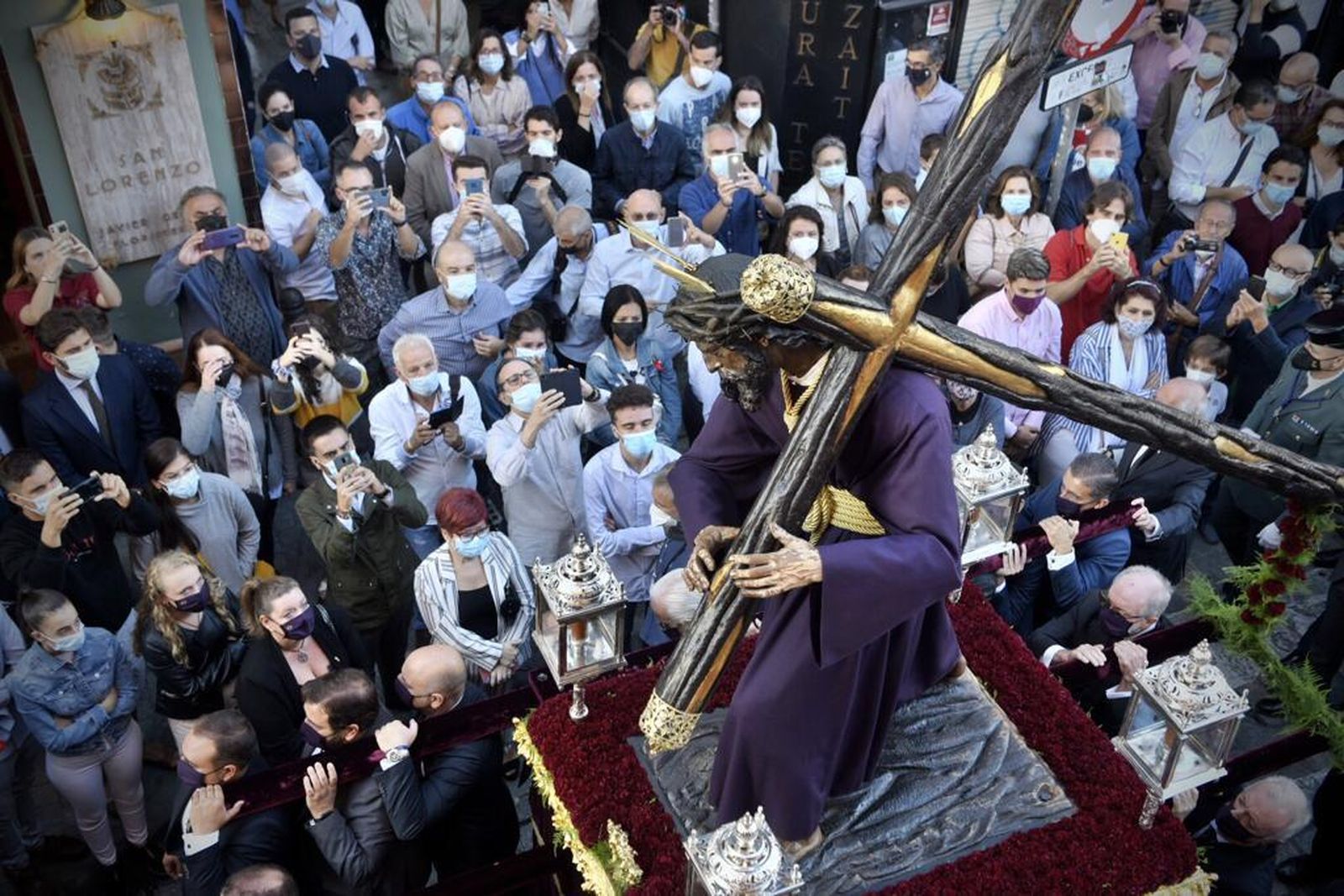 El traslado del Gran Poder a Tres Barrios, en imágenes